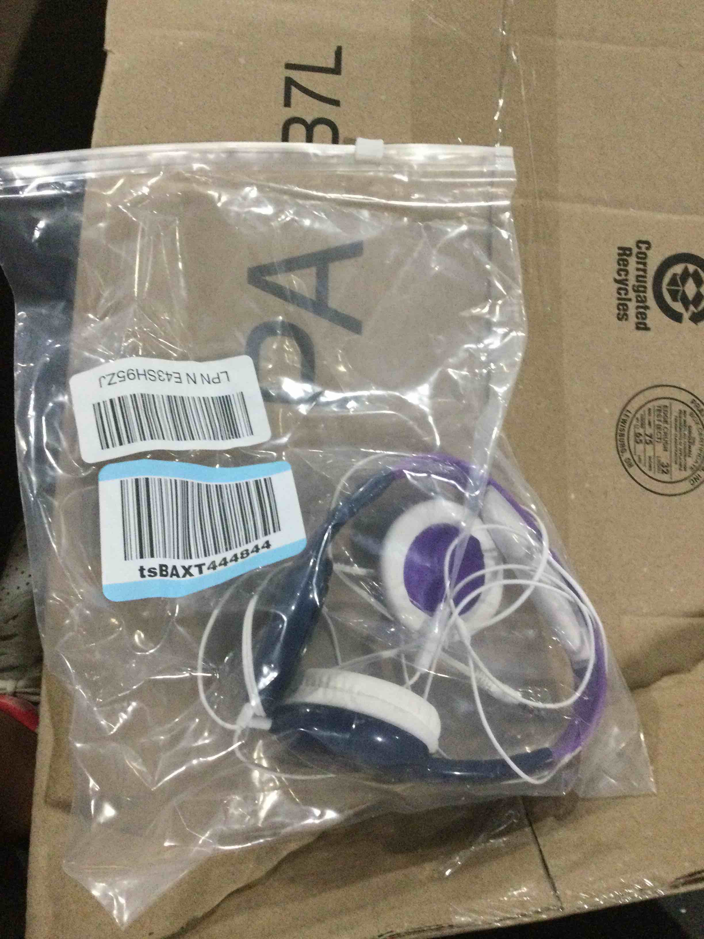 https://s3.amazonaws.com/lotting-images-prod/bidfta/RED6088593_1721315086650.jpeg