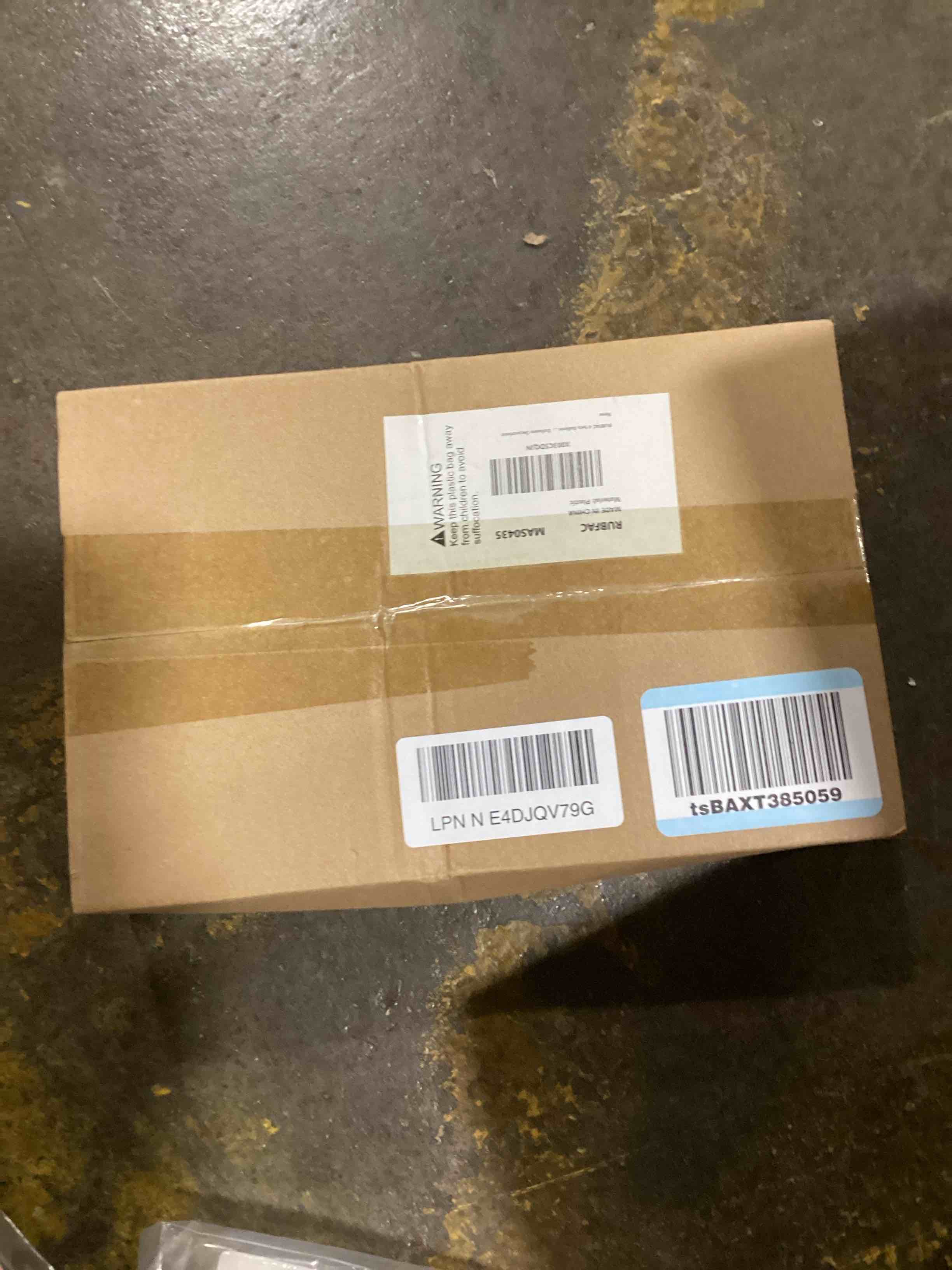 https://s3.amazonaws.com/lotting-images-prod/bidfta/RED6088934_1722348009447.jpeg