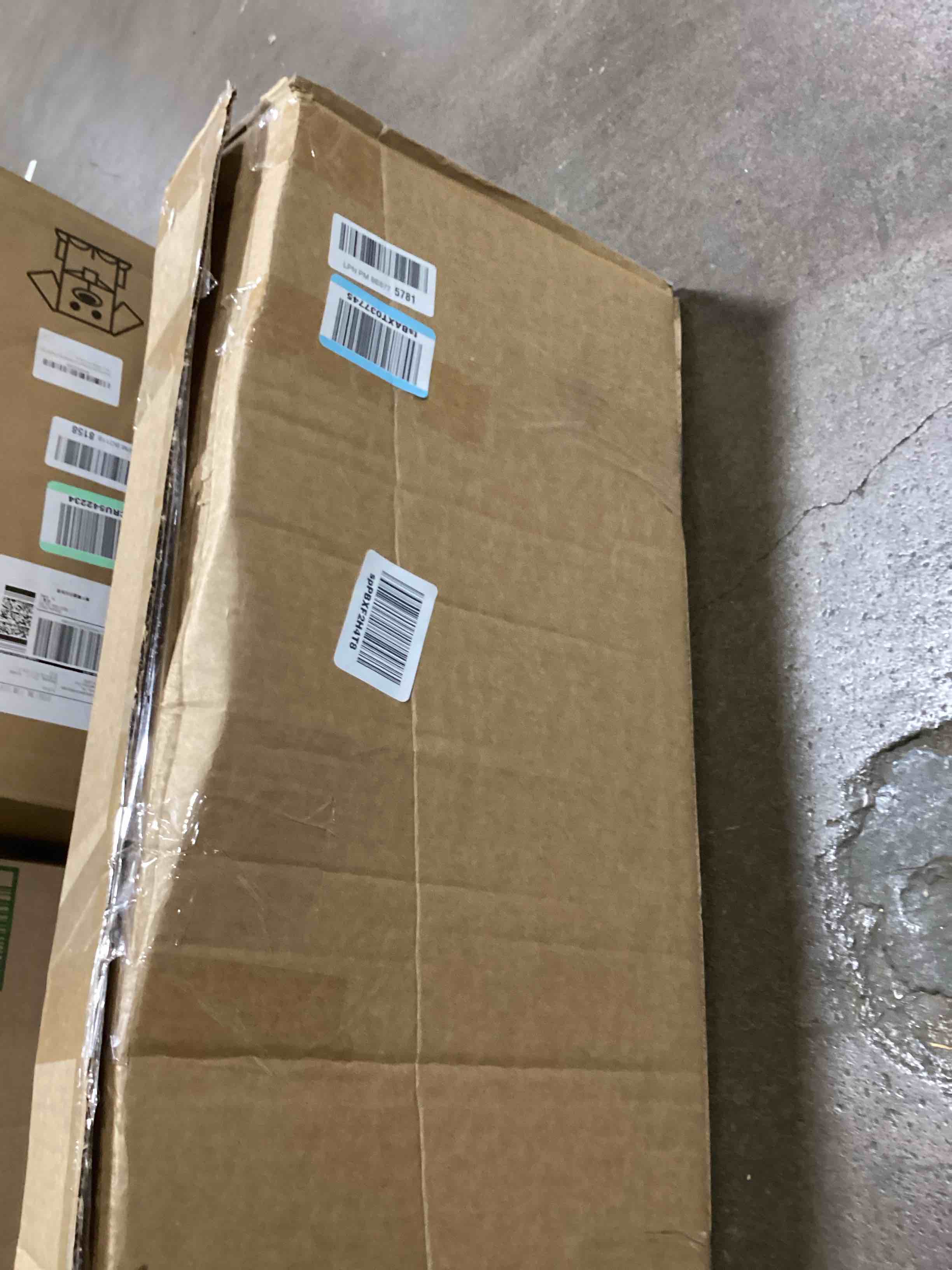 https://s3.amazonaws.com/lotting-images-prod/bidfta/RED6089259_1724243674734.jpeg