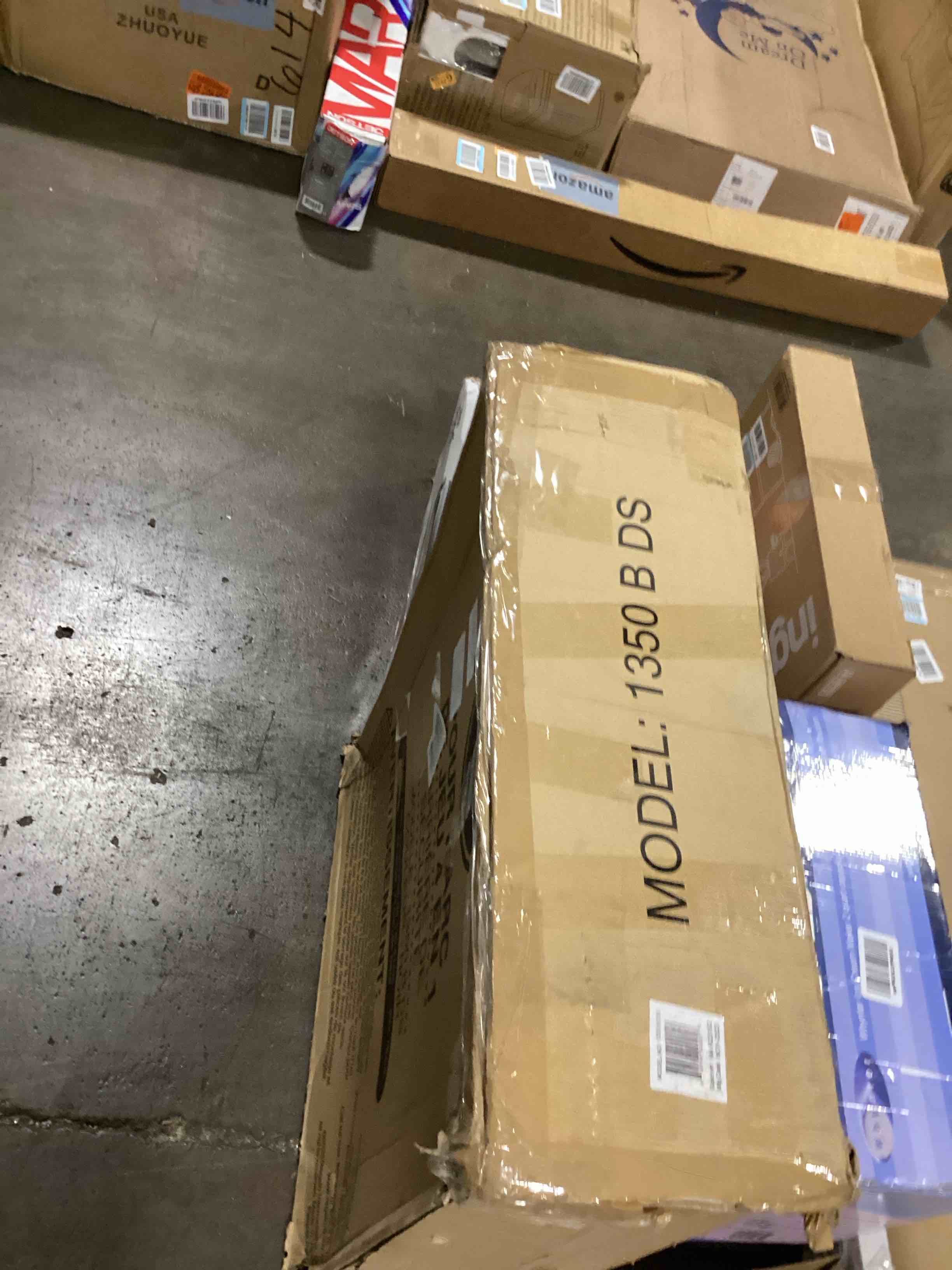 https://s3.amazonaws.com/lotting-images-prod/bidfta/RED6089589_1724268347949.jpeg