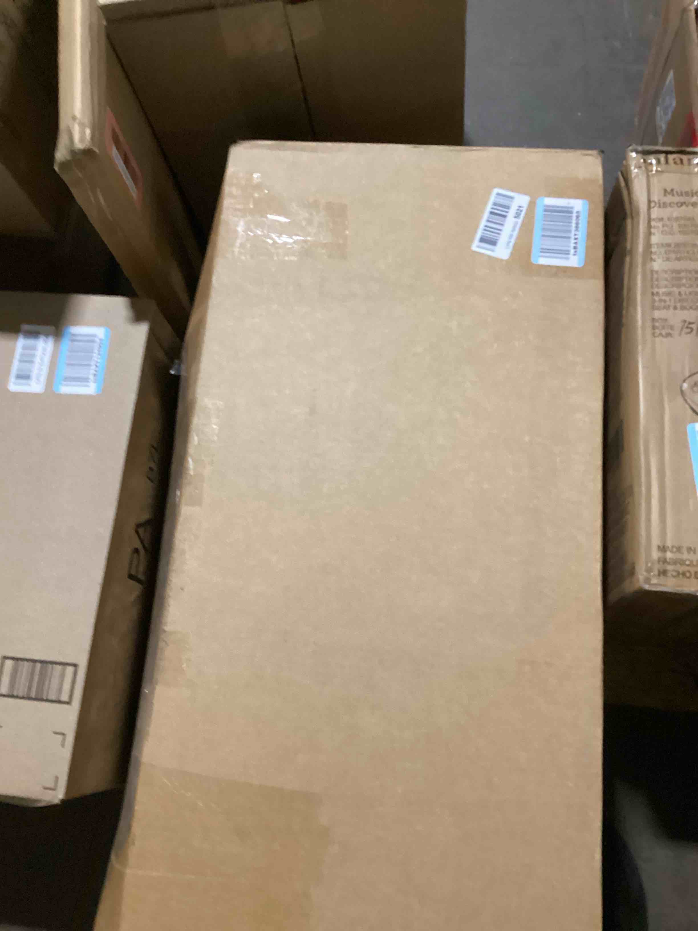 https://s3.amazonaws.com/lotting-images-prod/bidfta/RED6091030_1723215162653.jpeg