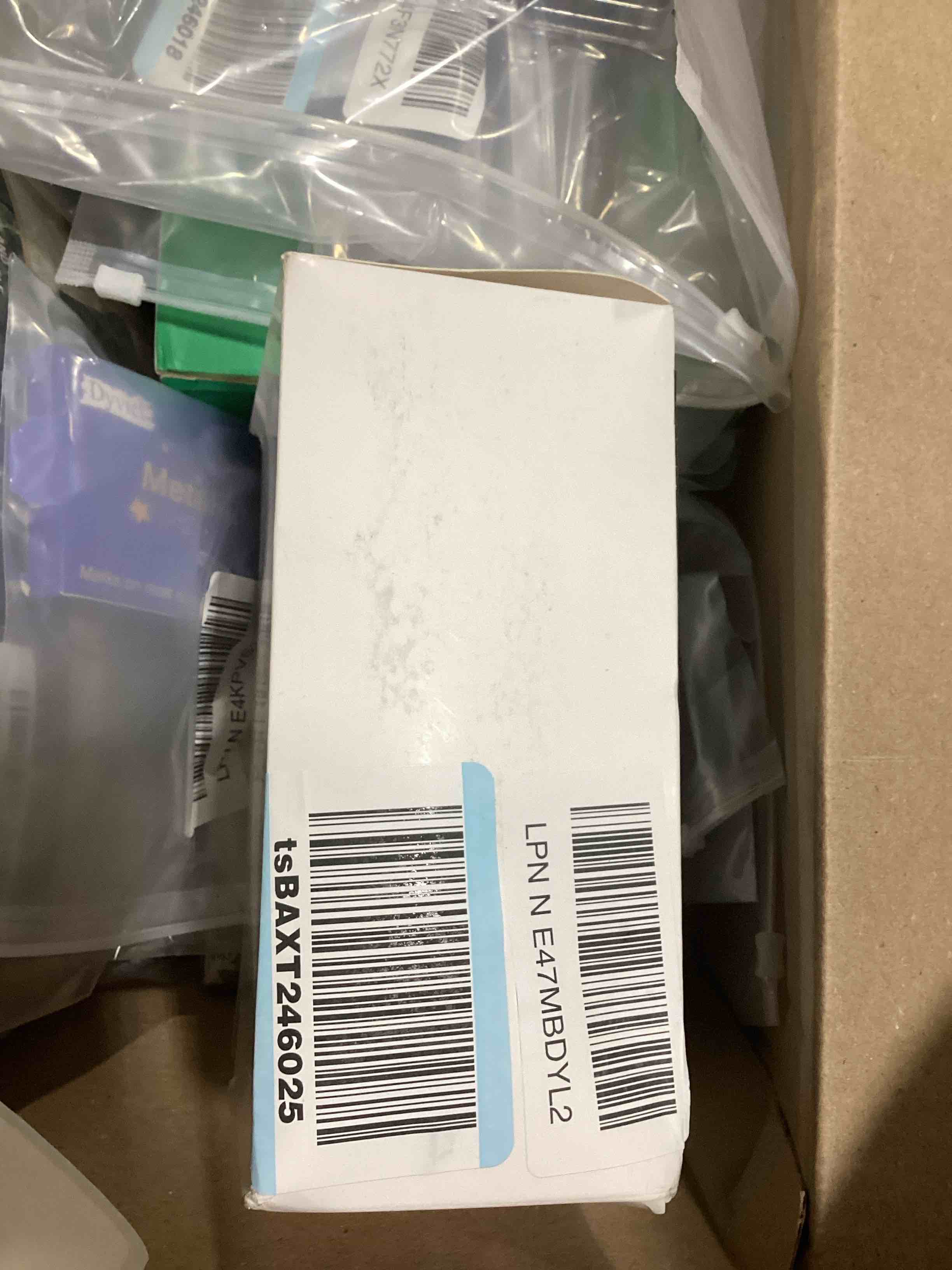 https://s3.amazonaws.com/lotting-images-prod/bidfta/RED6091768_1723735385387.jpeg