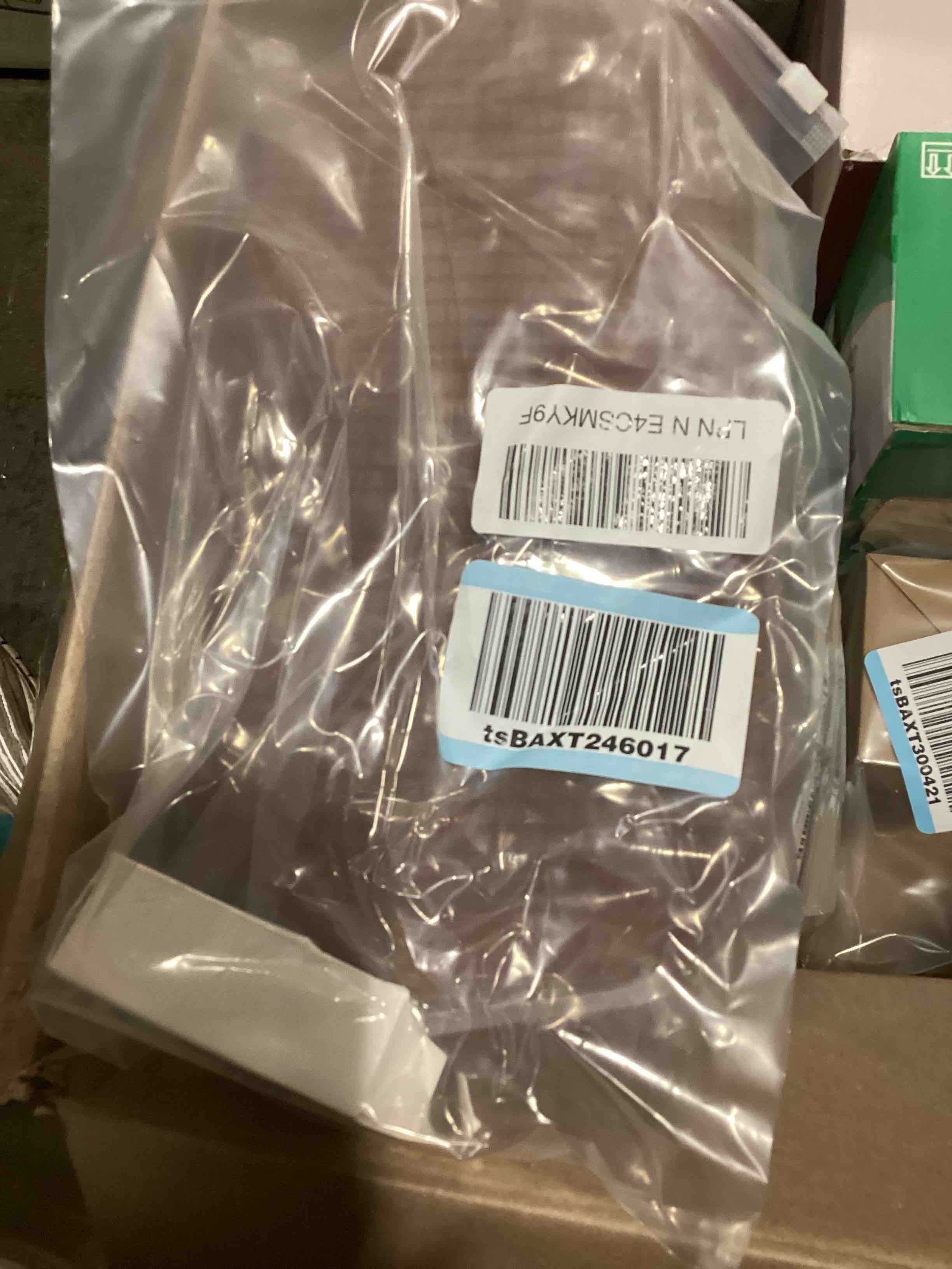 https://s3.amazonaws.com/lotting-images-prod/bidfta/RED6091777_1723735956329.jpeg
