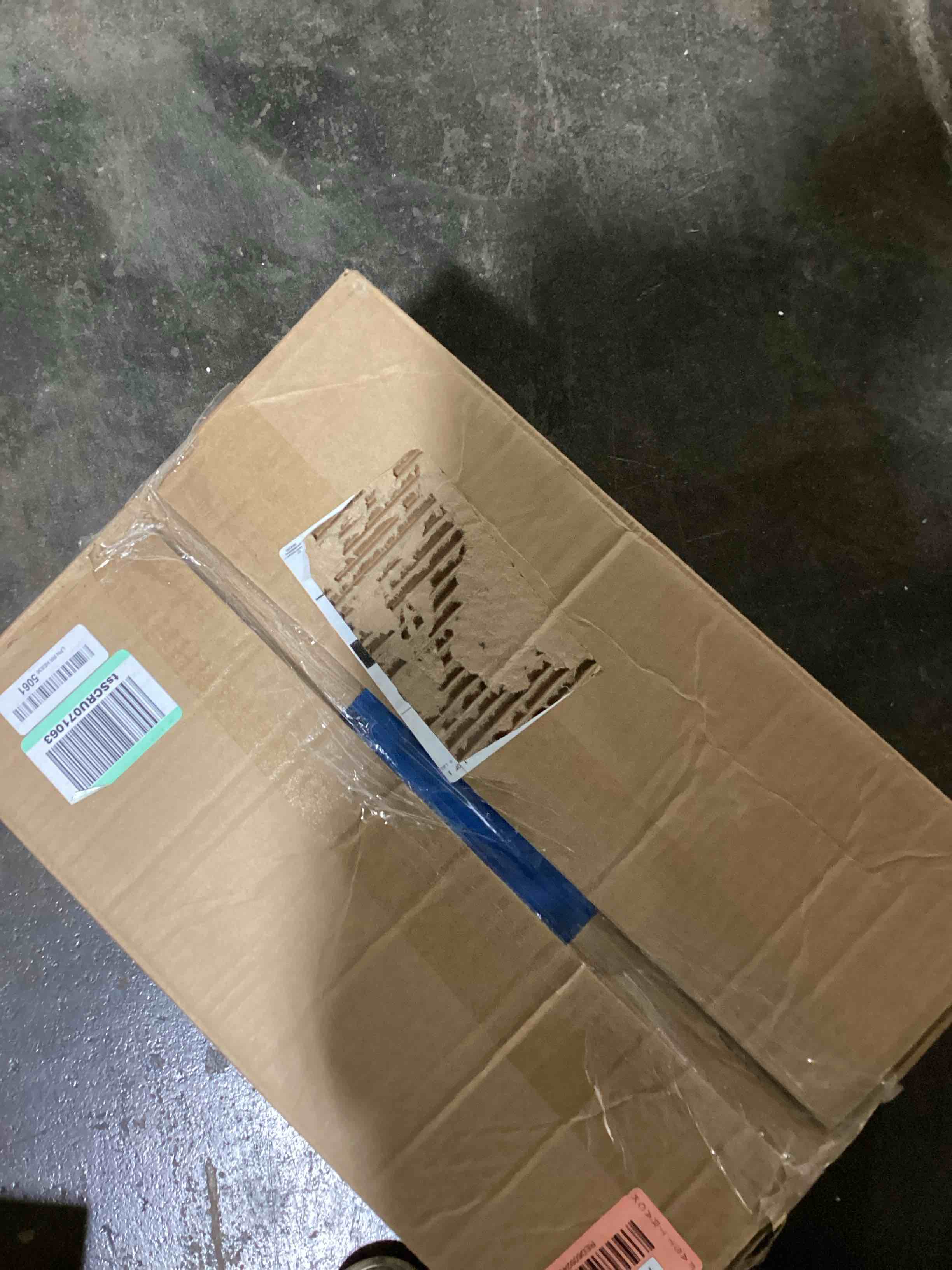 https://s3.amazonaws.com/lotting-images-prod/bidfta/RED6092457_1716578445129.jpeg