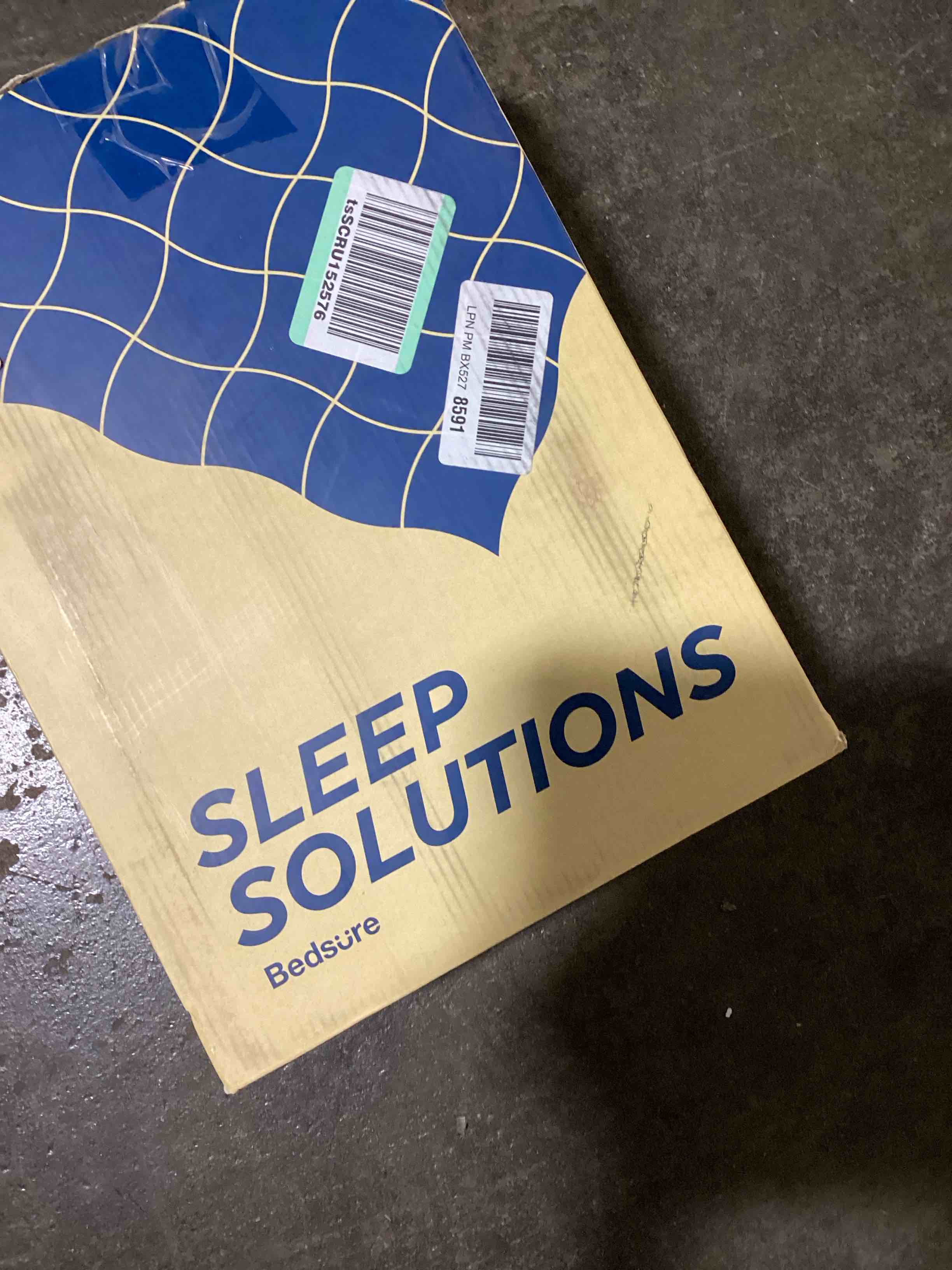 https://s3.amazonaws.com/lotting-images-prod/bidfta/RED6092464_1716578605045.jpeg