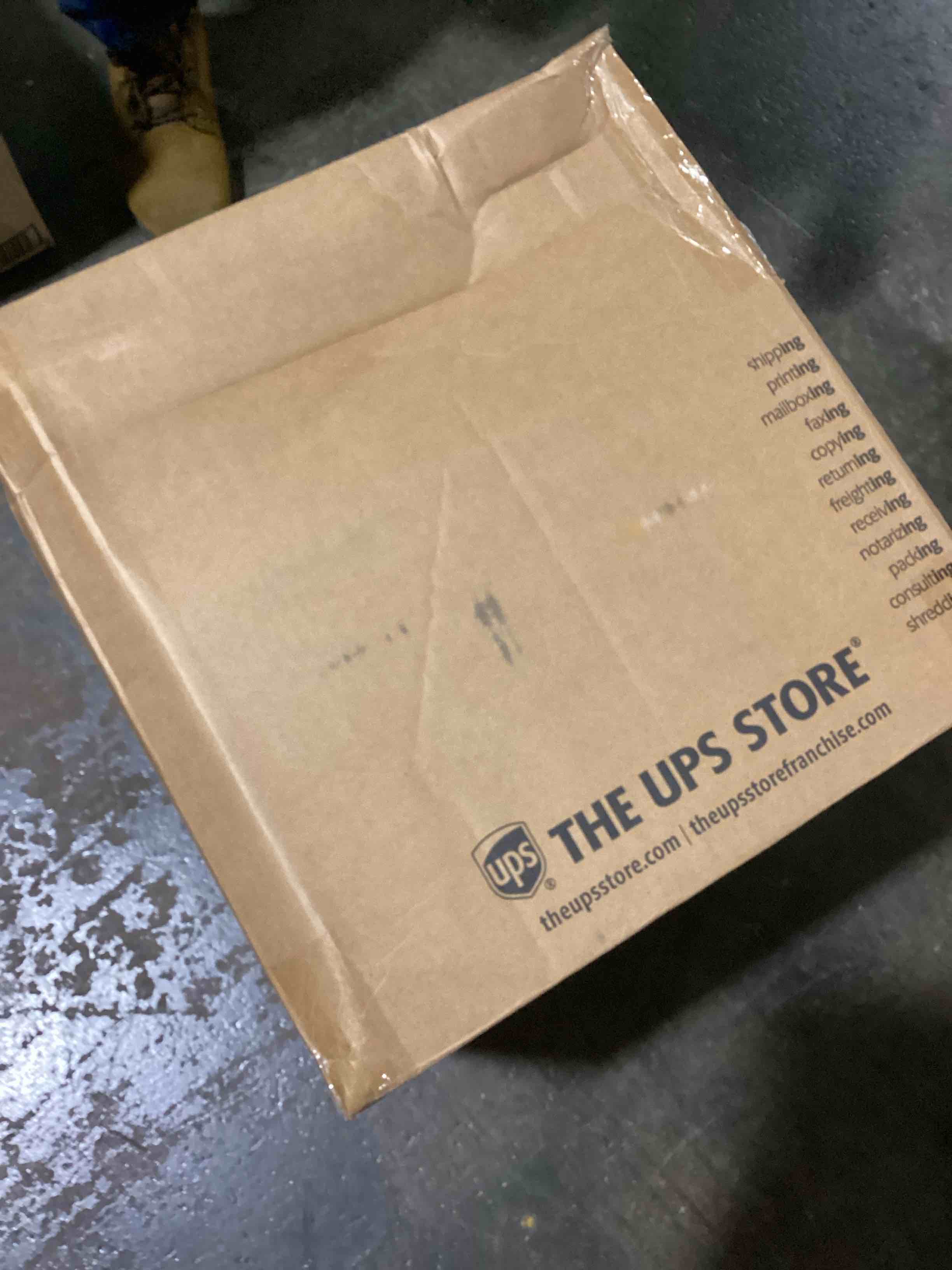 https://s3.amazonaws.com/lotting-images-prod/bidfta/RED6092466_1716578901317.jpeg