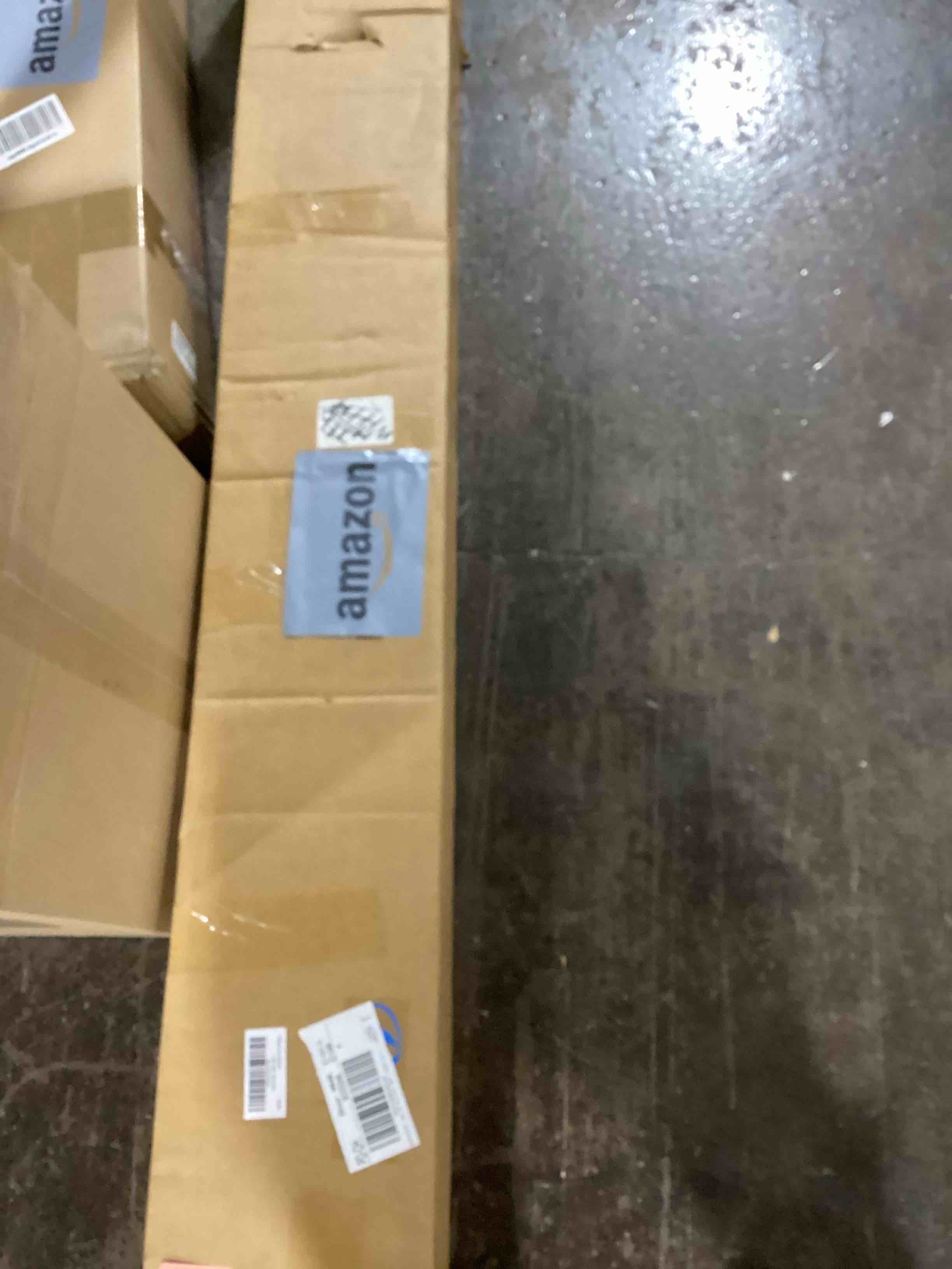 https://s3.amazonaws.com/lotting-images-prod/bidfta/RED6092604_1716582460554.jpeg
