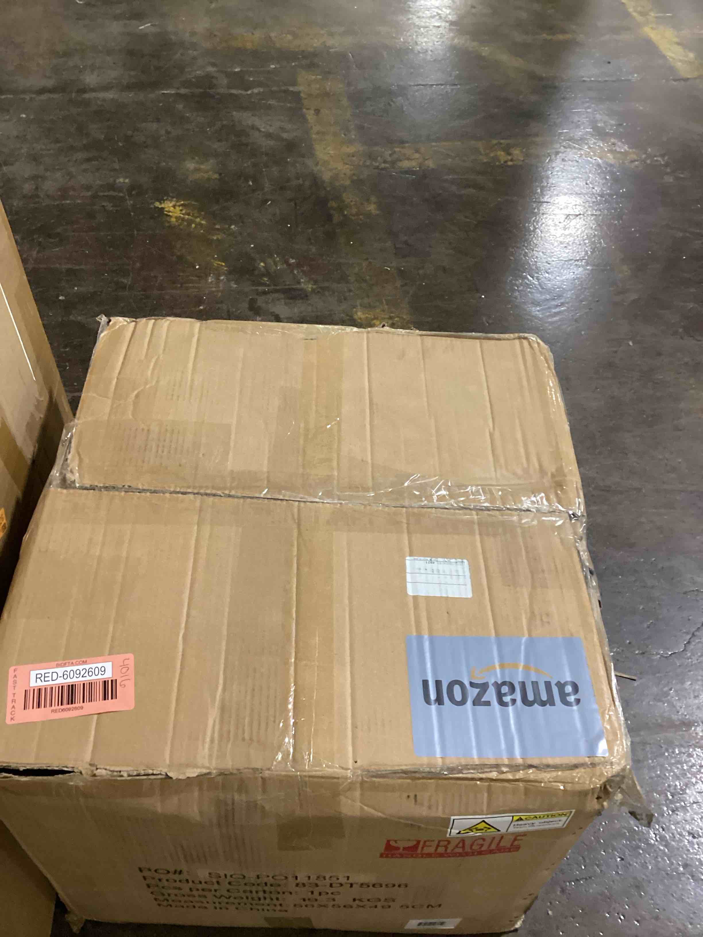 https://s3.amazonaws.com/lotting-images-prod/bidfta/RED6092609_1716581962560.jpeg