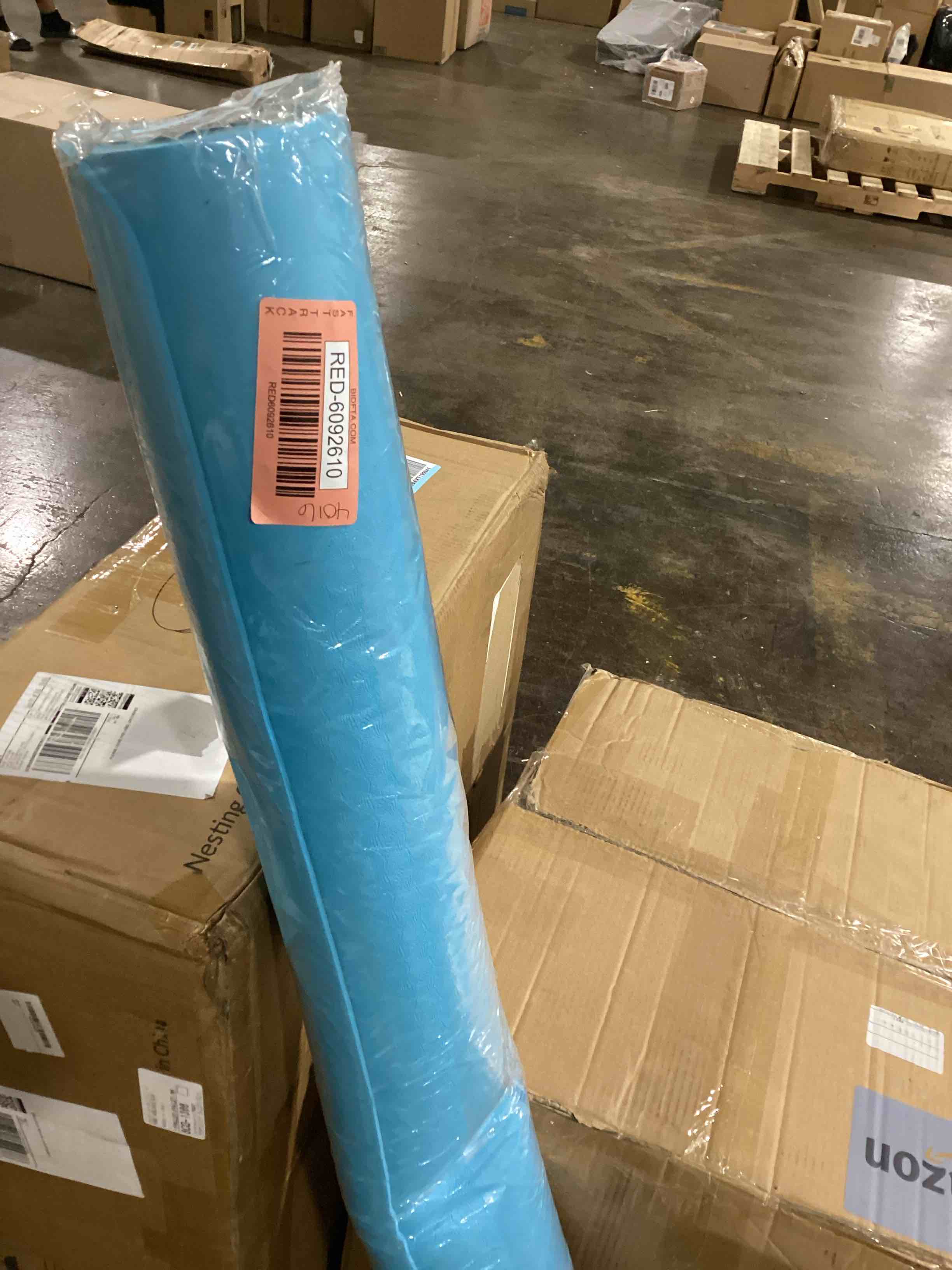 https://s3.amazonaws.com/lotting-images-prod/bidfta/RED6092610_1716581726541.jpeg