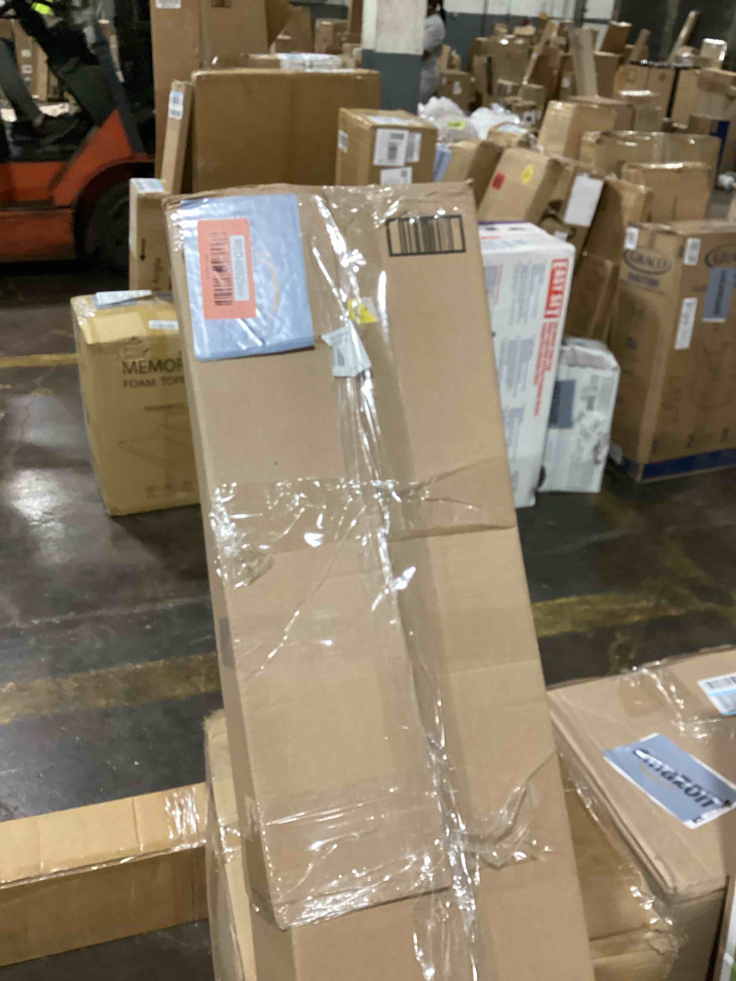 https://s3.amazonaws.com/lotting-images-prod/bidfta/RED6092849_1716924015899.jpeg