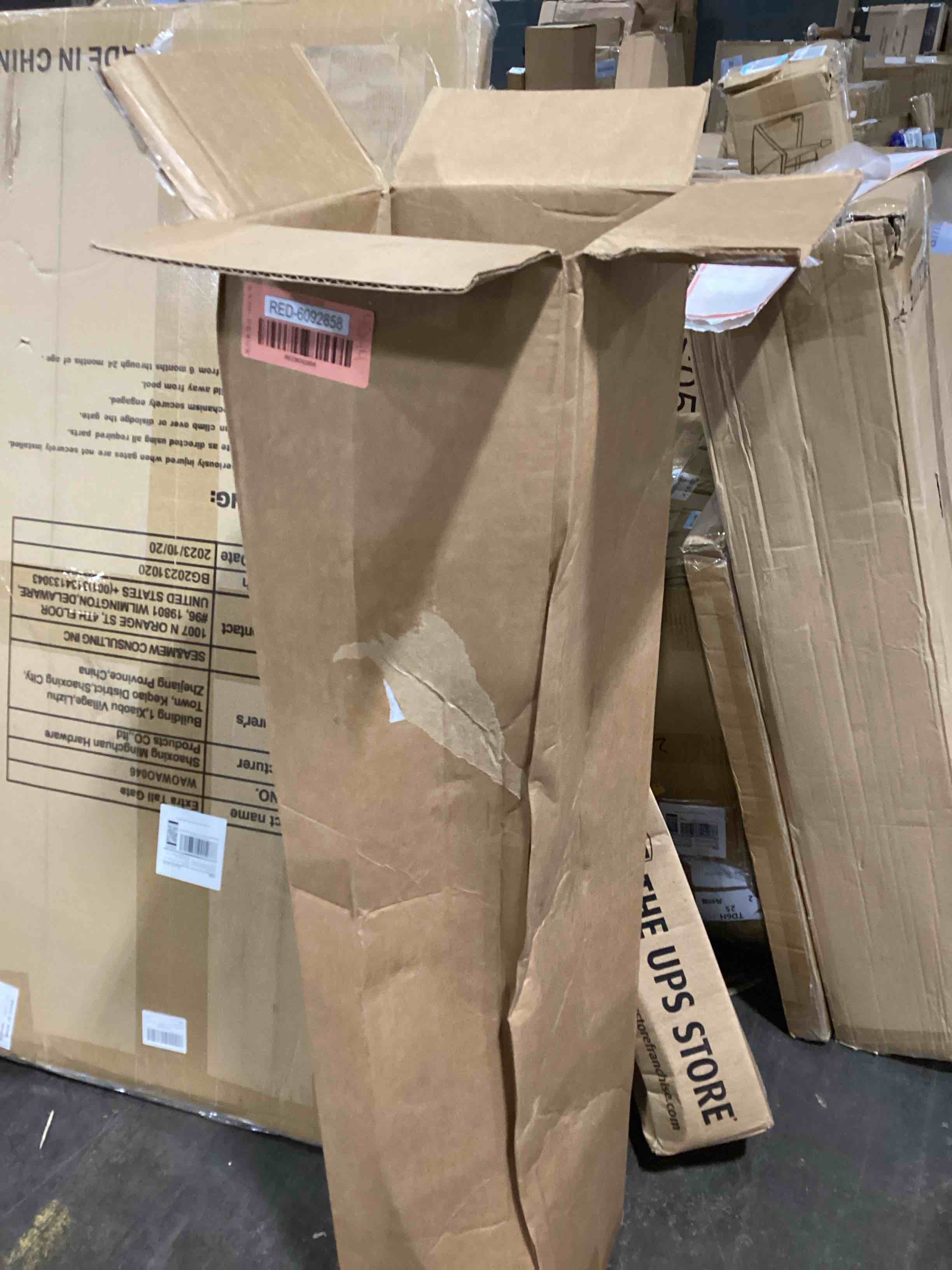 https://s3.amazonaws.com/lotting-images-prod/bidfta/RED6092858_1716923383562.jpeg