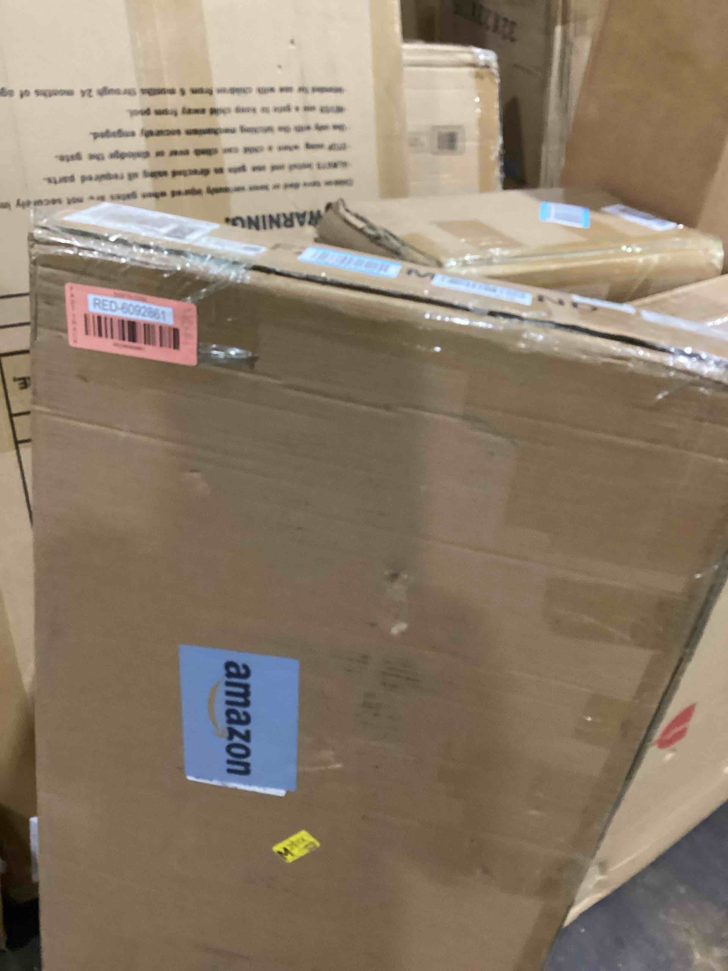 https://s3.amazonaws.com/lotting-images-prod/bidfta/RED6092861_1716922925775.jpeg