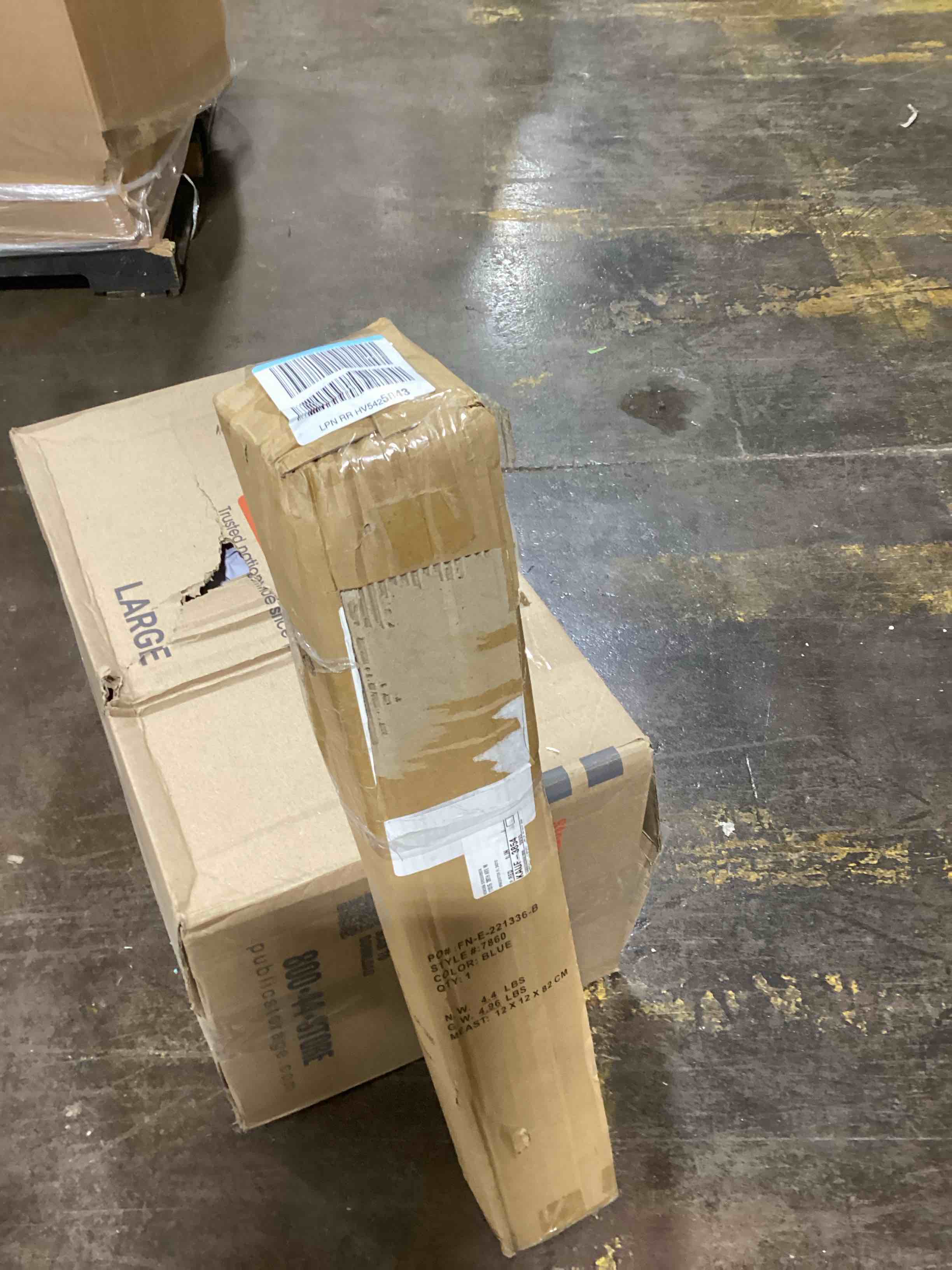 https://s3.amazonaws.com/lotting-images-prod/bidfta/RED6092863_1716922709391.jpeg
