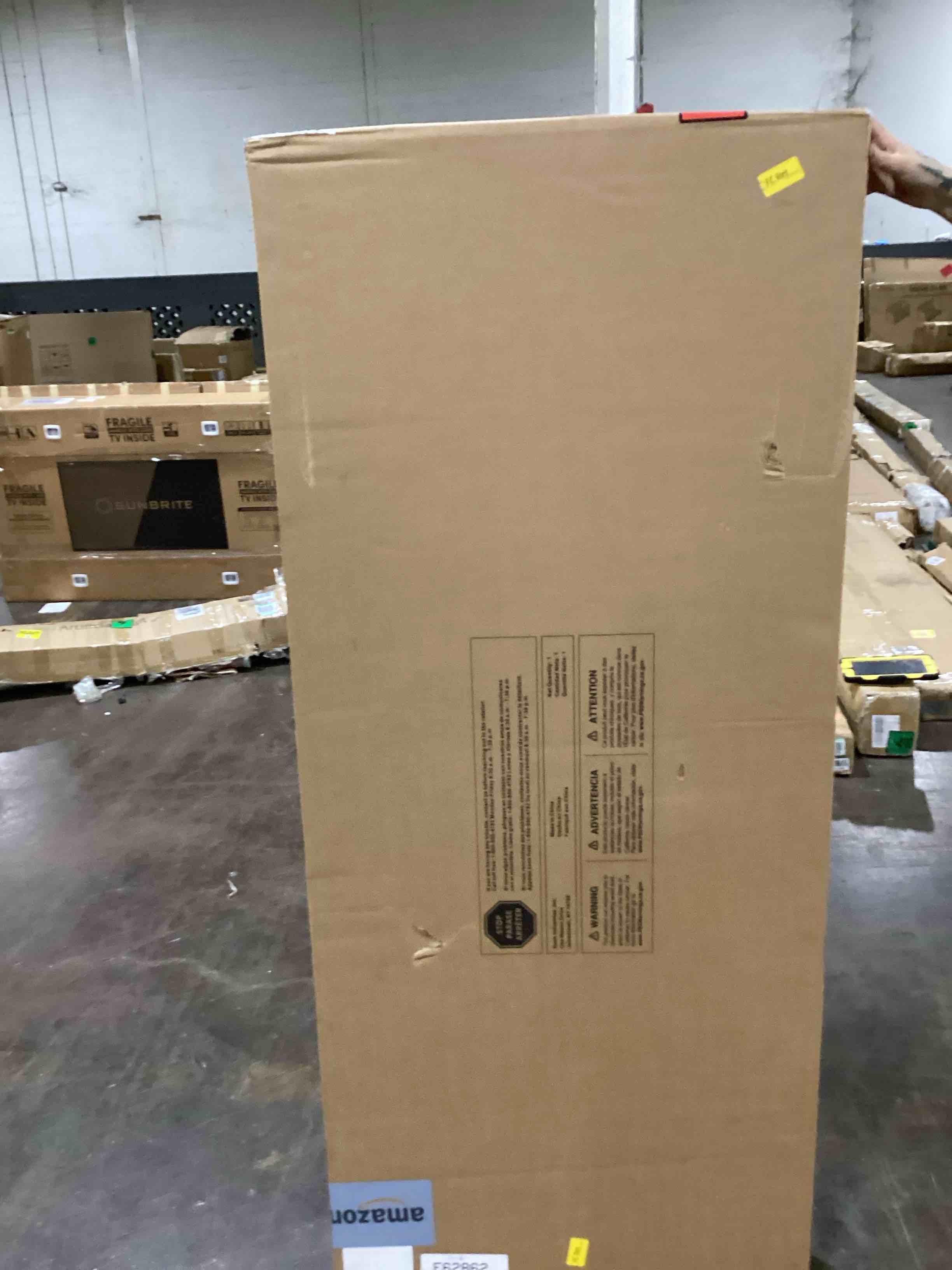 https://s3.amazonaws.com/lotting-images-prod/bidfta/RED6093823_1719435123701.jpeg