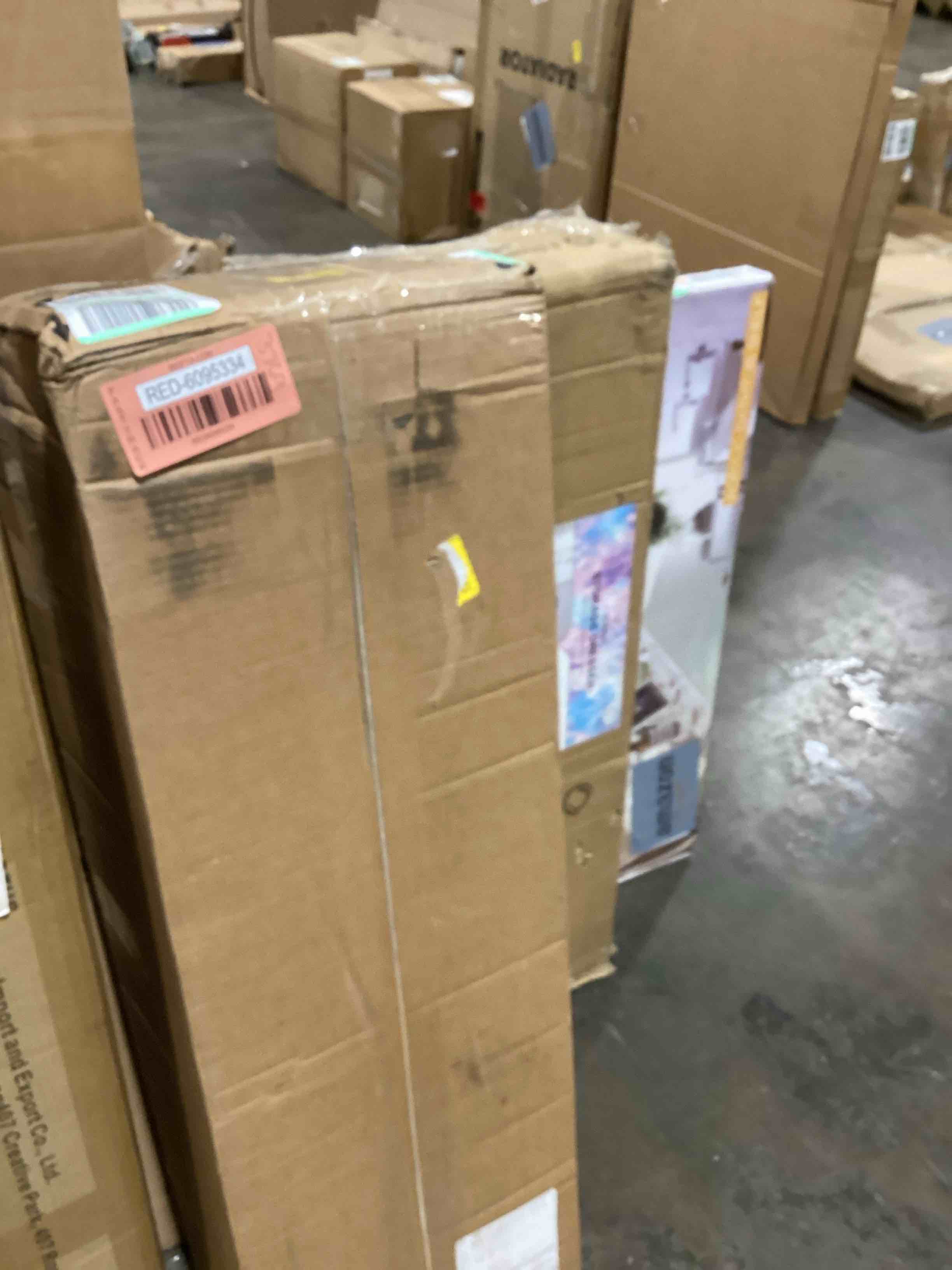https://s3.amazonaws.com/lotting-images-prod/bidfta/RED6095334_1715781126845.jpeg