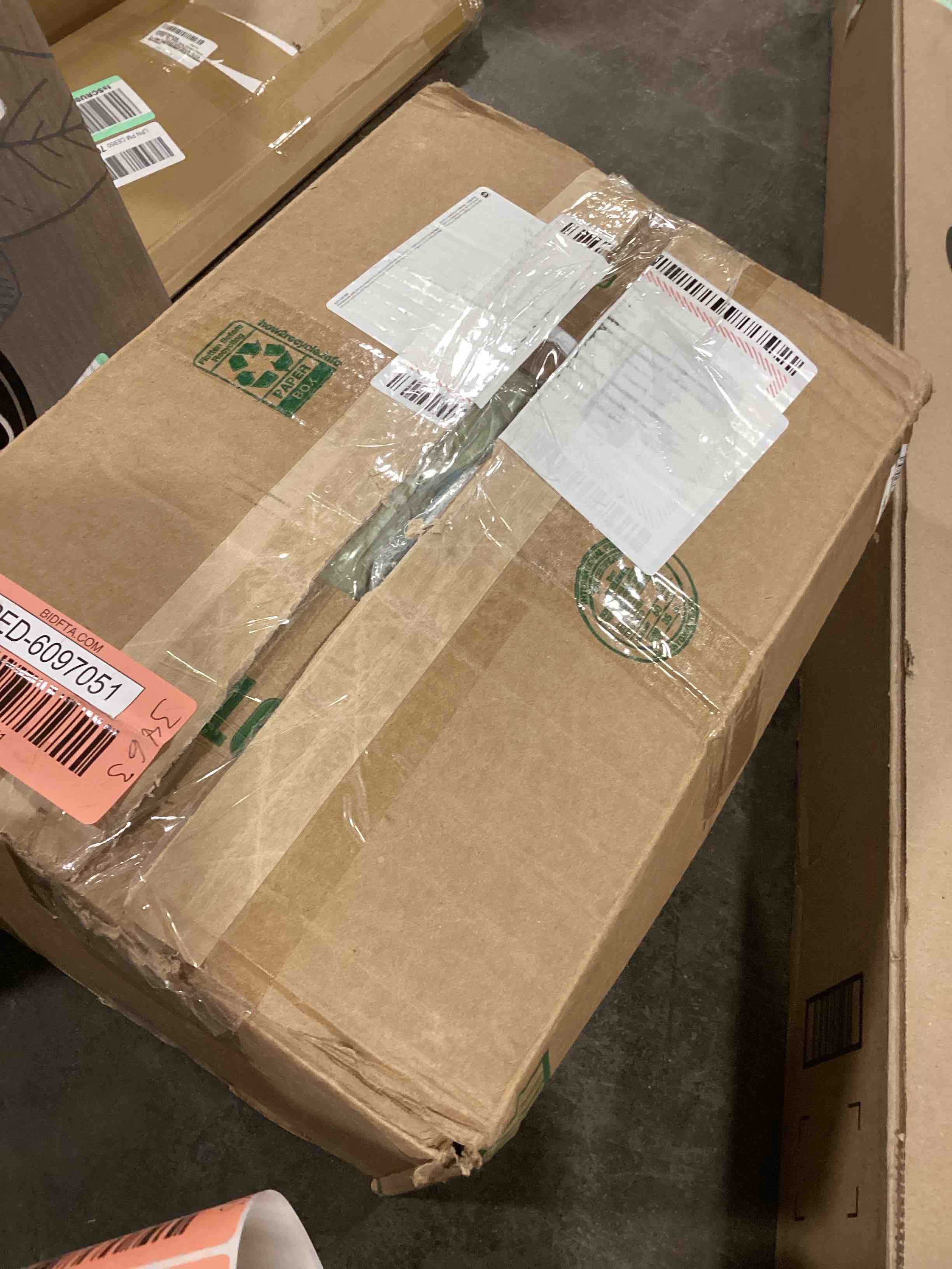 https://s3.amazonaws.com/lotting-images-prod/bidfta/RED6097051_1714751245105.jpeg