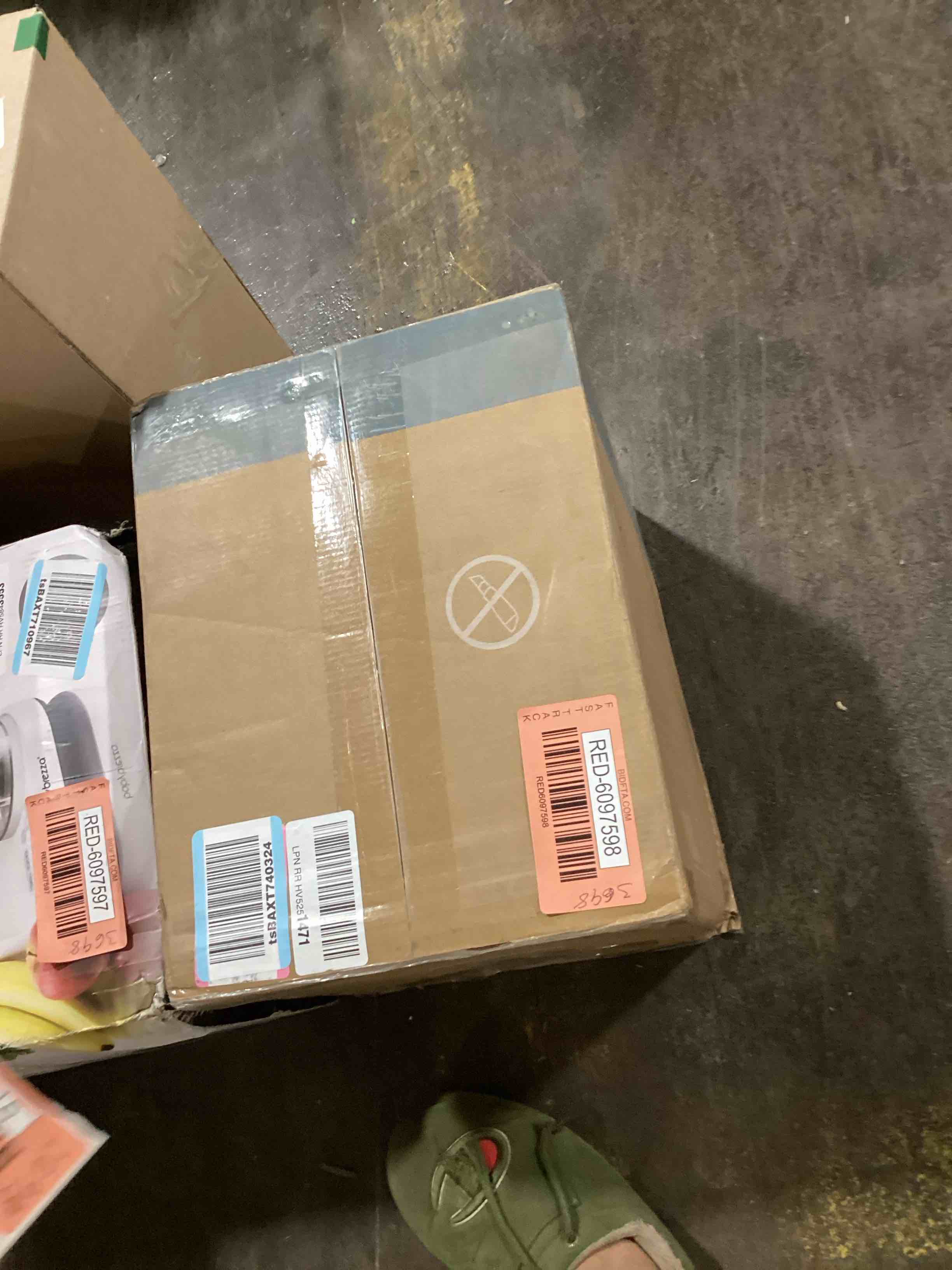 https://s3.amazonaws.com/lotting-images-prod/bidfta/RED6097598_1715607103678.jpeg