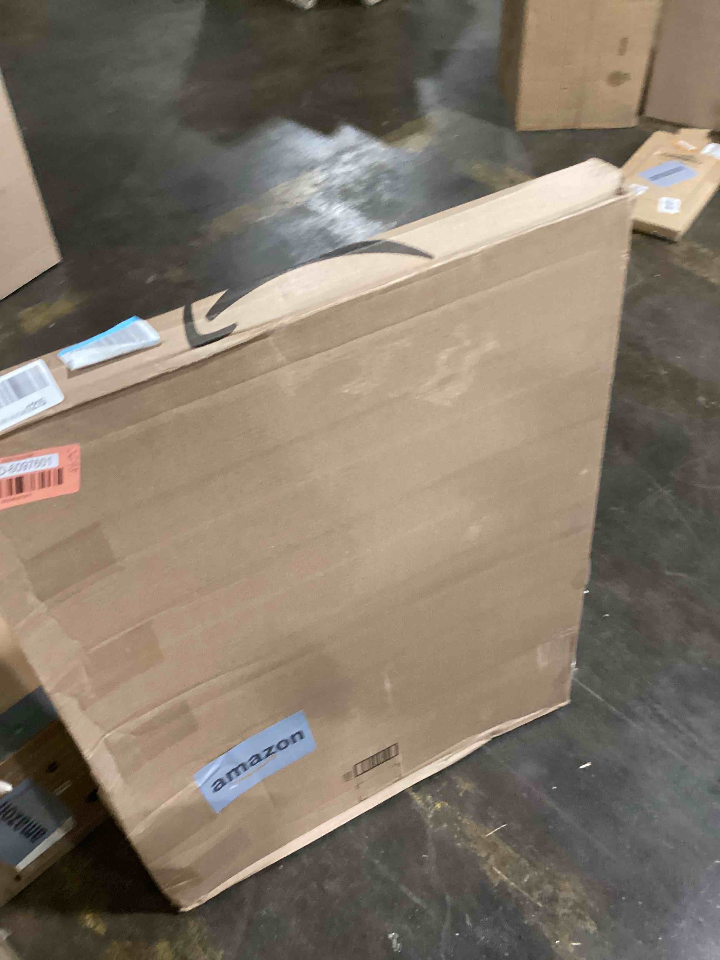 https://s3.amazonaws.com/lotting-images-prod/bidfta/RED6097601_1715606958221.jpeg