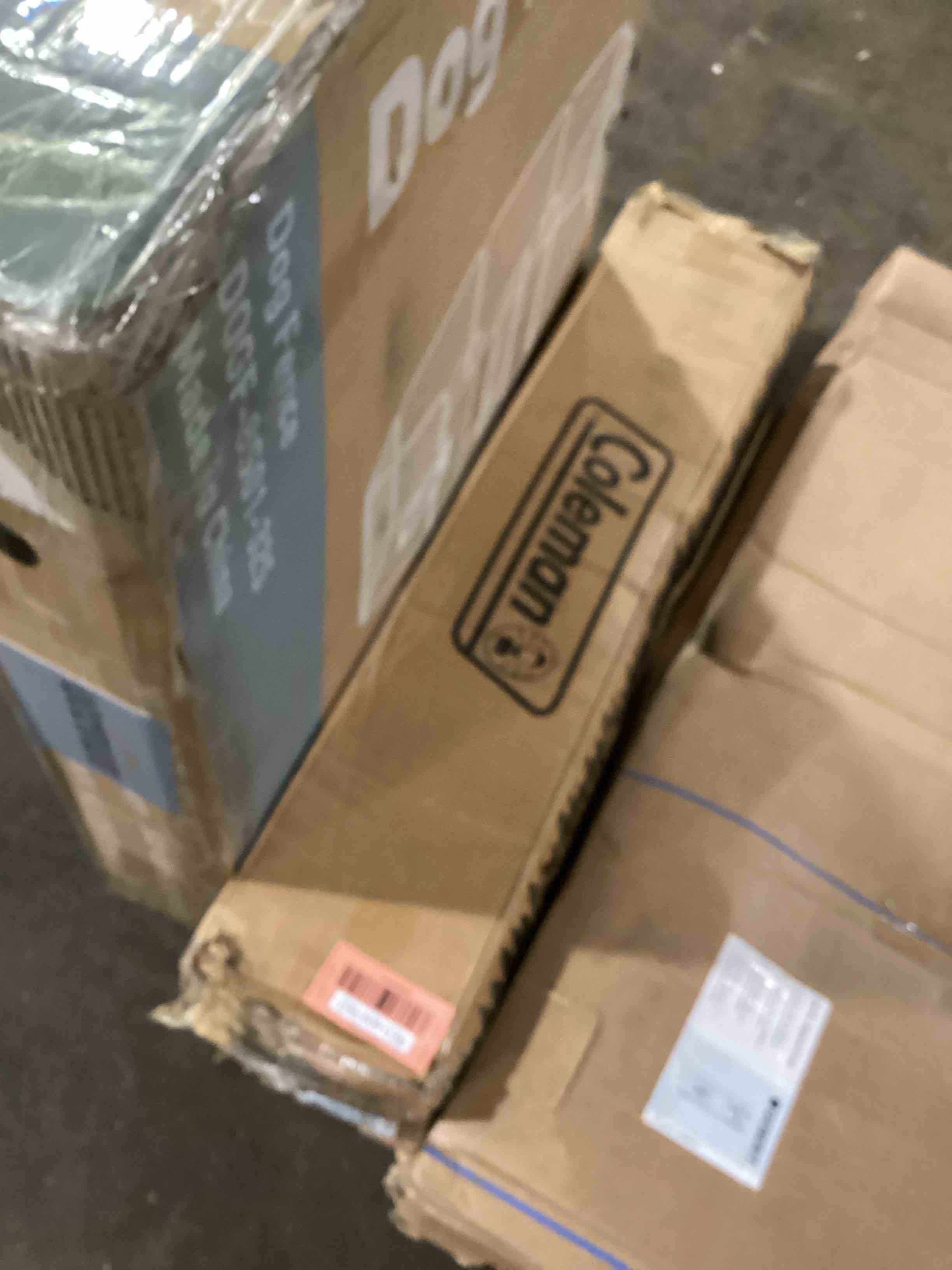 https://s3.amazonaws.com/lotting-images-prod/bidfta/RED6097807_1715608660713.jpeg