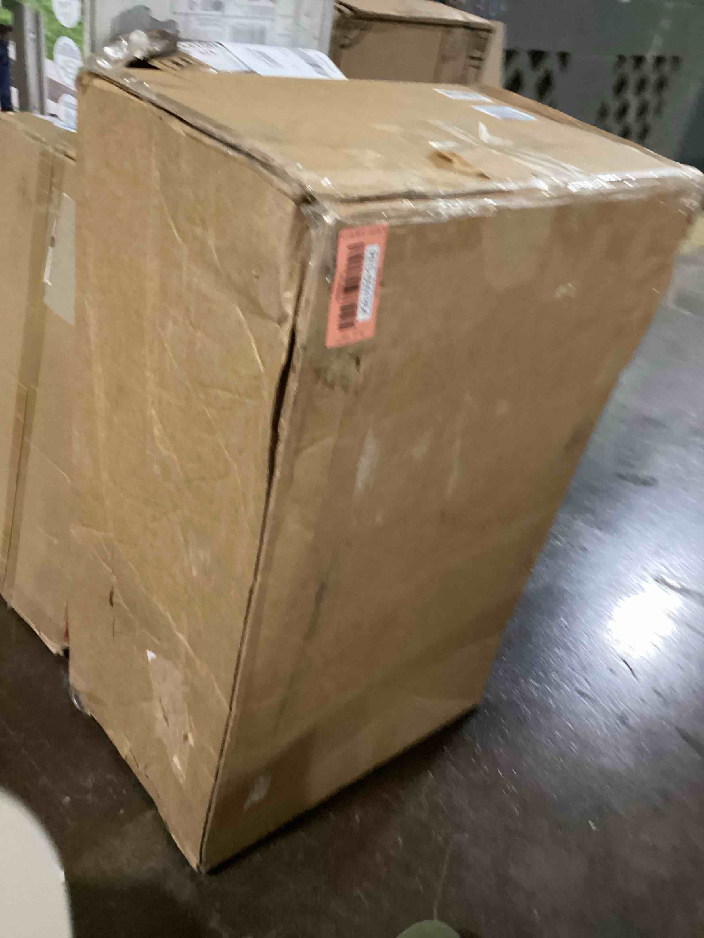 https://s3.amazonaws.com/lotting-images-prod/bidfta/RED6097854_1715611382067.jpeg