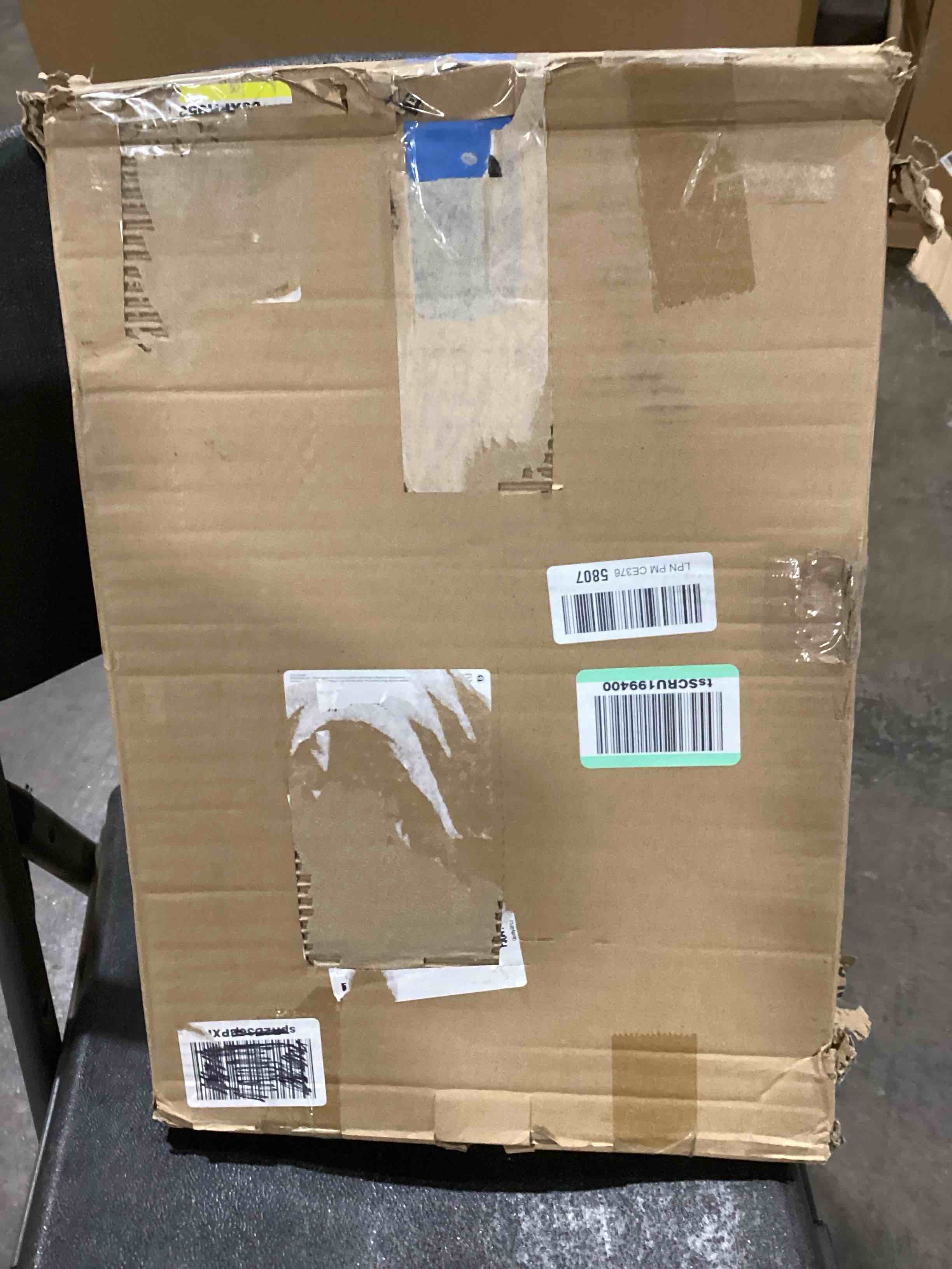 https://s3.amazonaws.com/lotting-images-prod/bidfta/RED6098240_1716557824657.jpeg