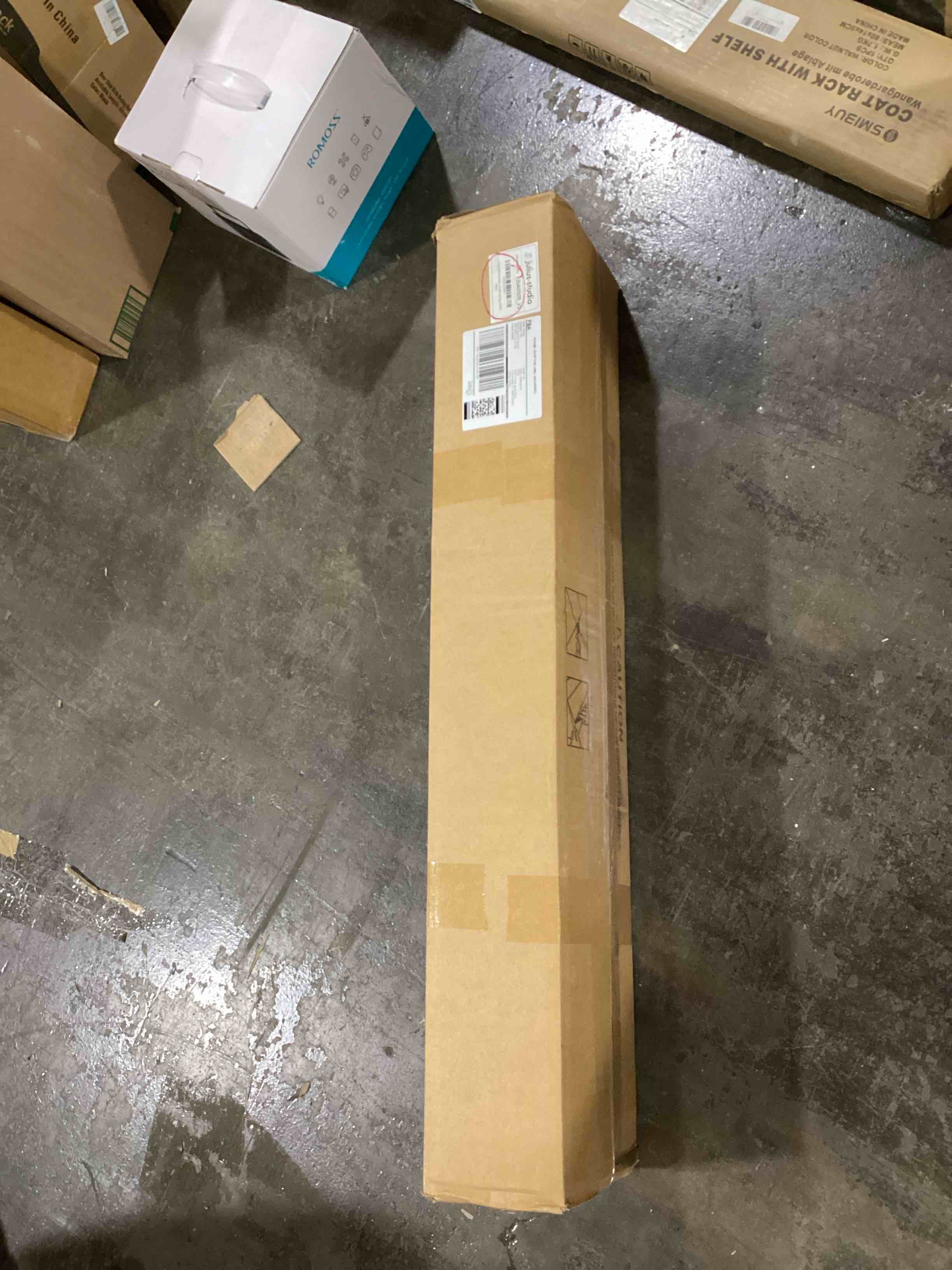 https://s3.amazonaws.com/lotting-images-prod/bidfta/RED6098276_1716499309086.jpeg
