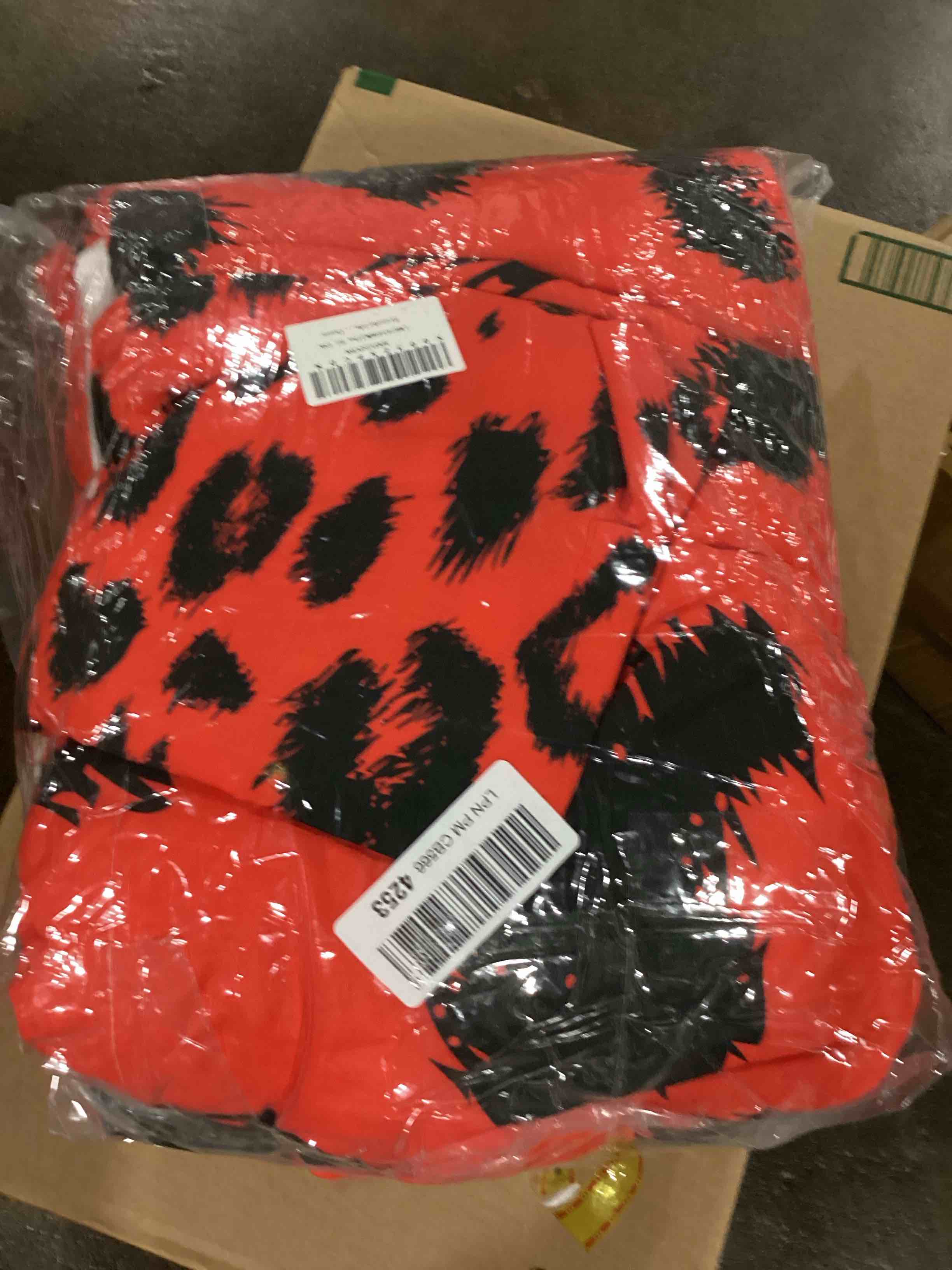 https://s3.amazonaws.com/lotting-images-prod/bidfta/RED6098338_1716585064381.jpeg