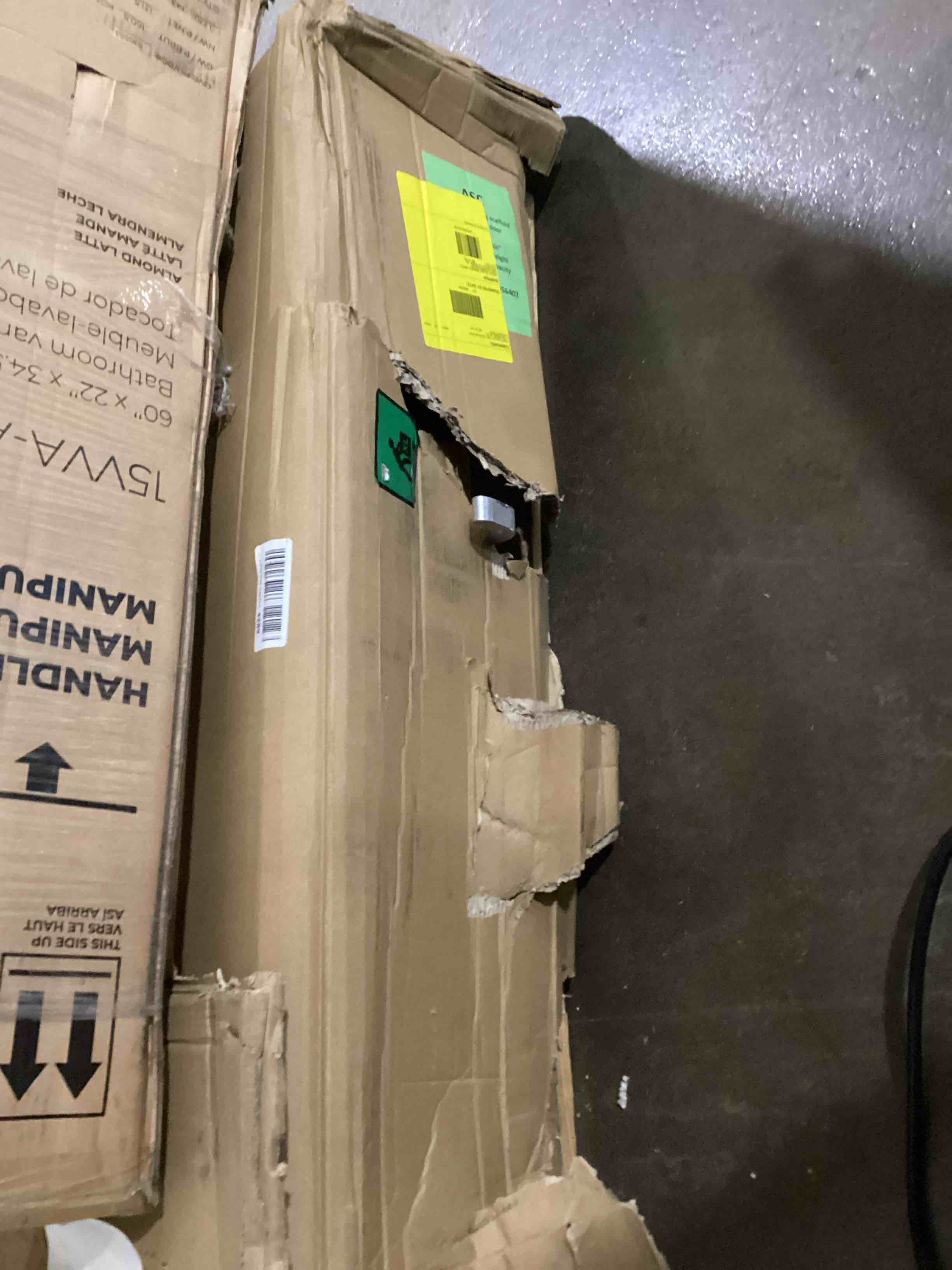 https://s3.amazonaws.com/lotting-images-prod/bidfta/RED6098678_1717535826991.jpeg