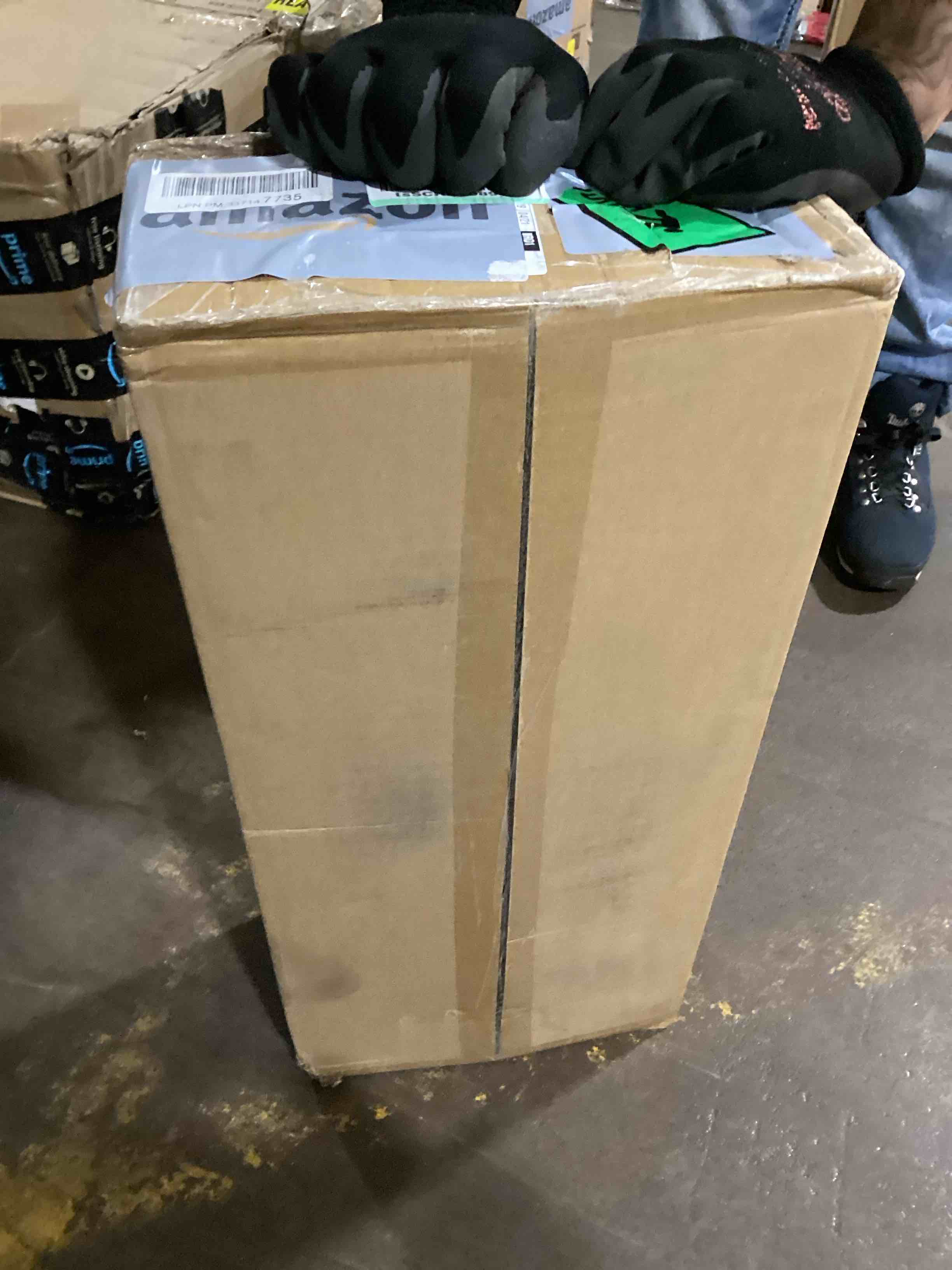 https://s3.amazonaws.com/lotting-images-prod/bidfta/RED6098683_1717535066291.jpeg