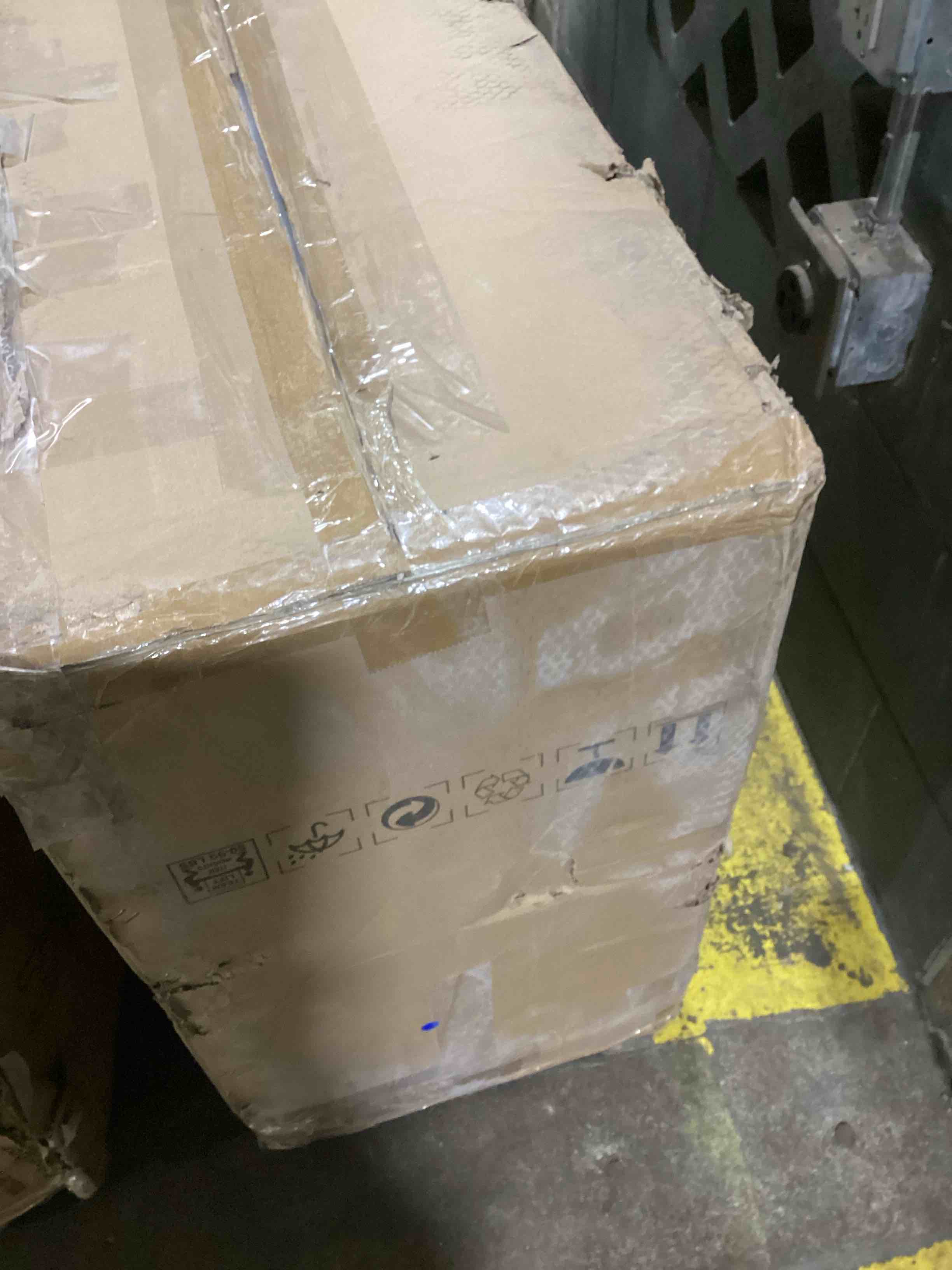 https://s3.amazonaws.com/lotting-images-prod/bidfta/RED6099001_1718034717251.jpeg