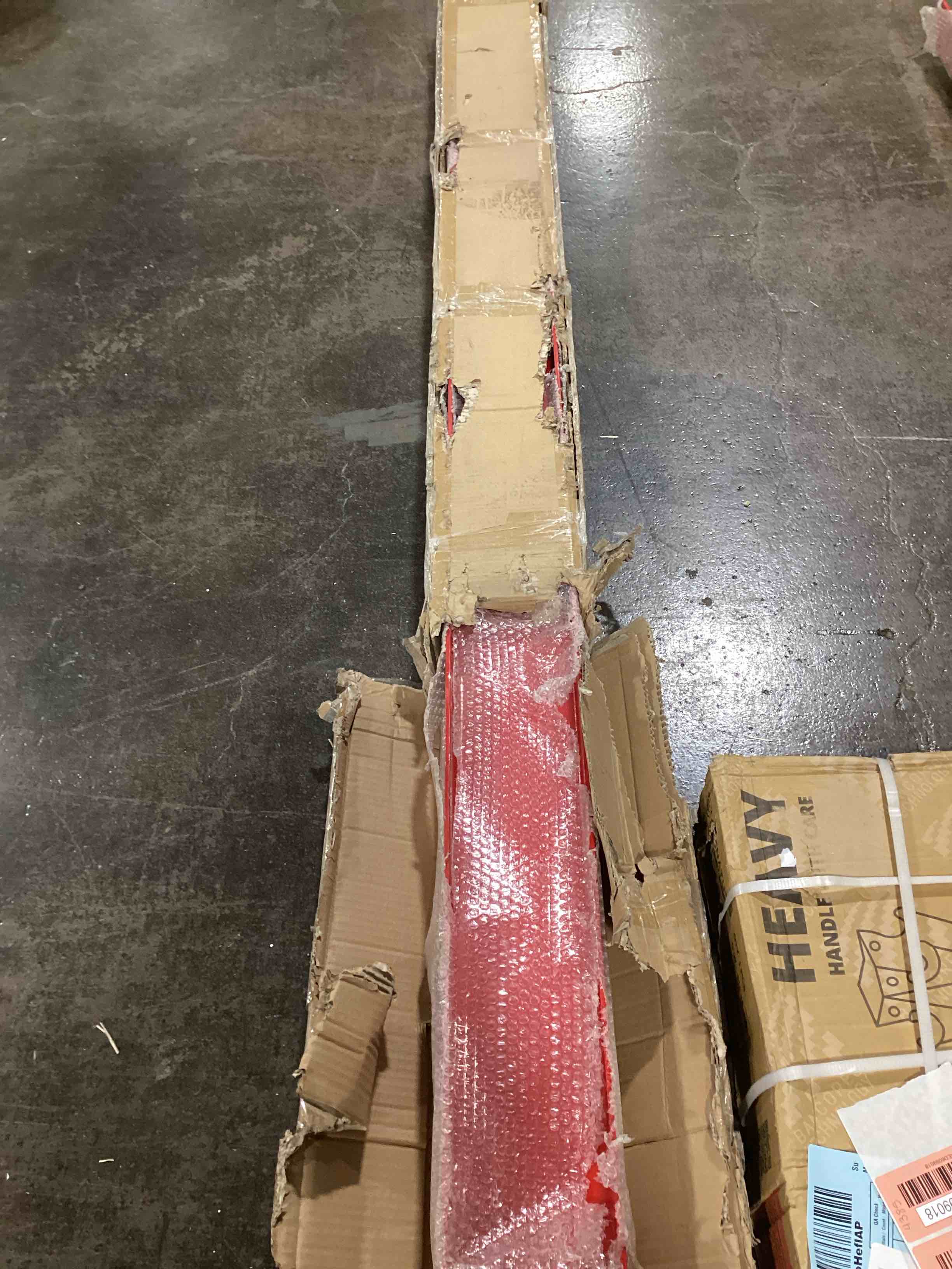 https://s3.amazonaws.com/lotting-images-prod/bidfta/RED6099020_1718027548701.jpeg