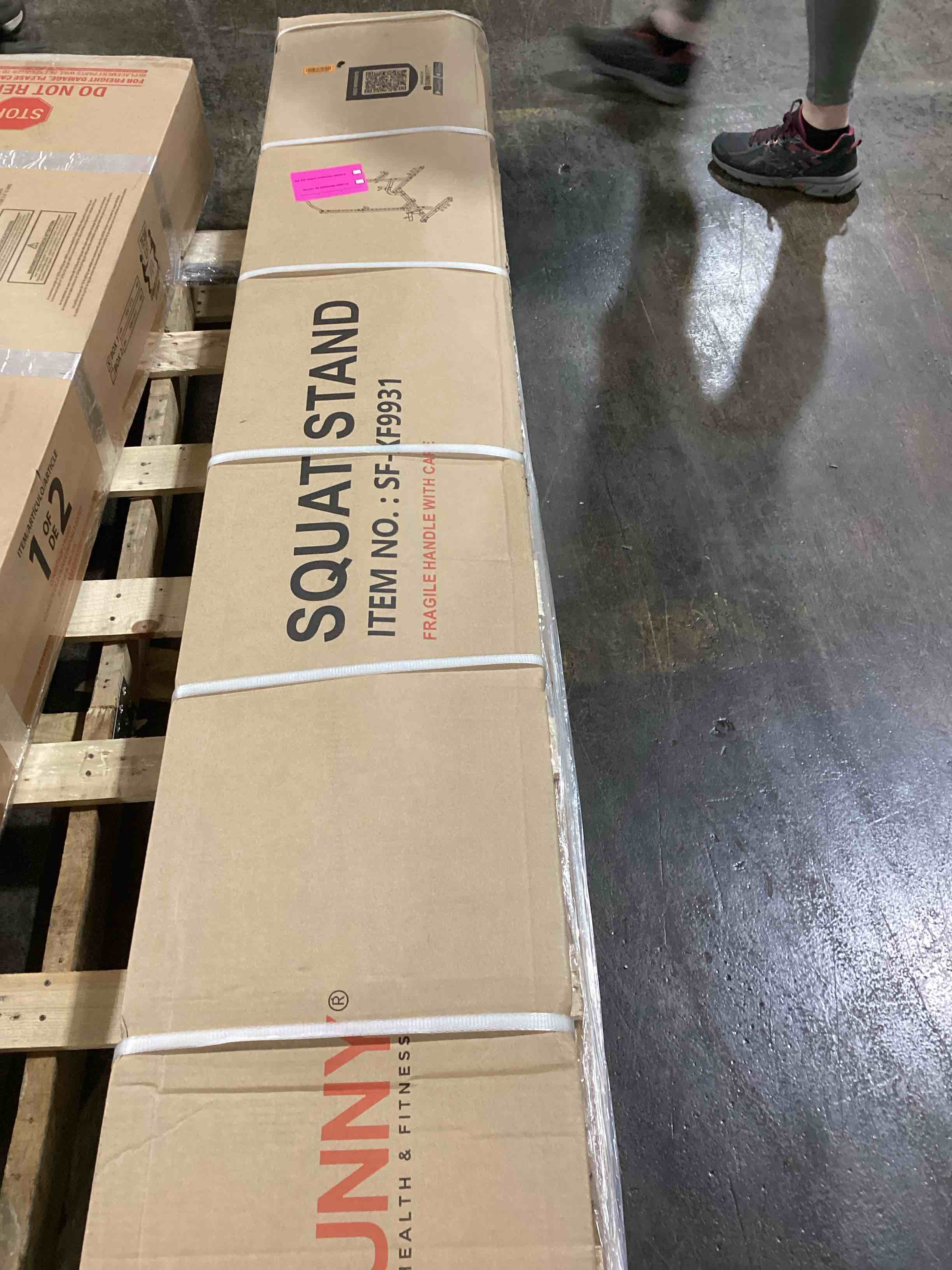 https://s3.amazonaws.com/lotting-images-prod/bidfta/RED6099023_1718025773548.jpeg