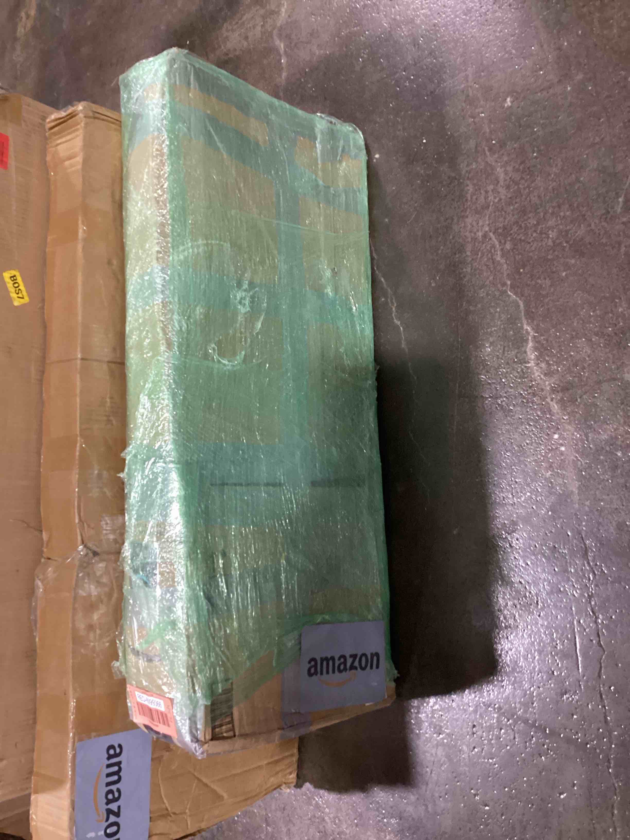 https://s3.amazonaws.com/lotting-images-prod/bidfta/RED6099366_1718631633406.jpeg