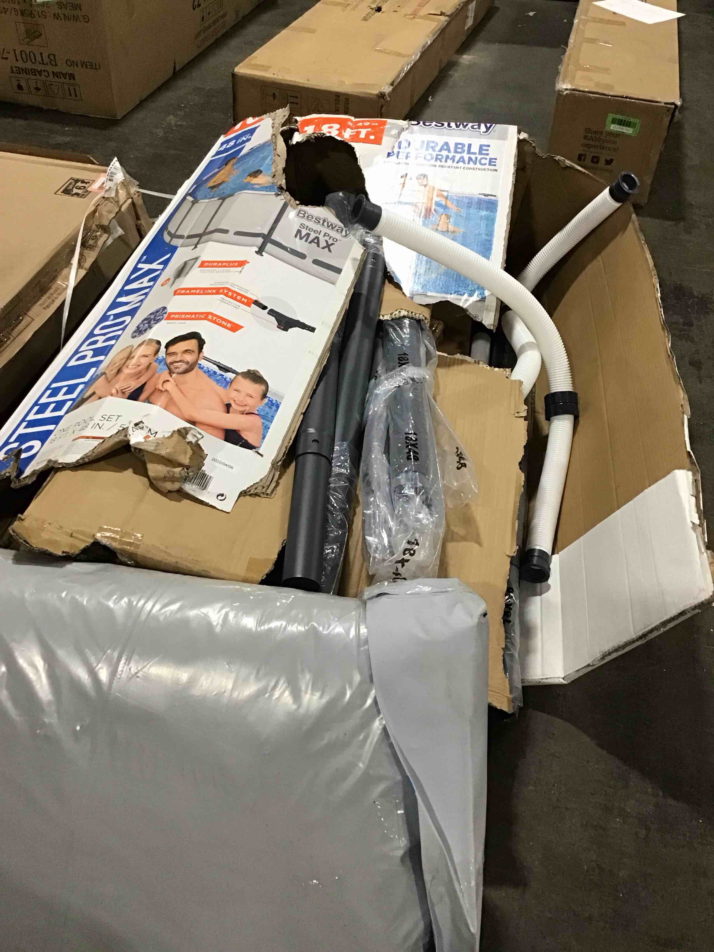 https://s3.amazonaws.com/lotting-images-prod/bidfta/RED6100027_1717528962298.jpeg