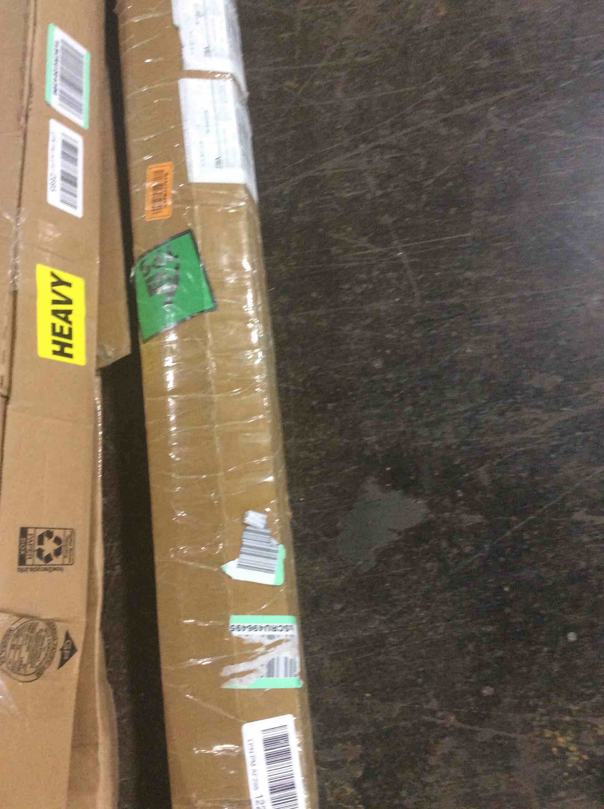 https://s3.amazonaws.com/lotting-images-prod/bidfta/RED6101928_1717595771785.jpeg