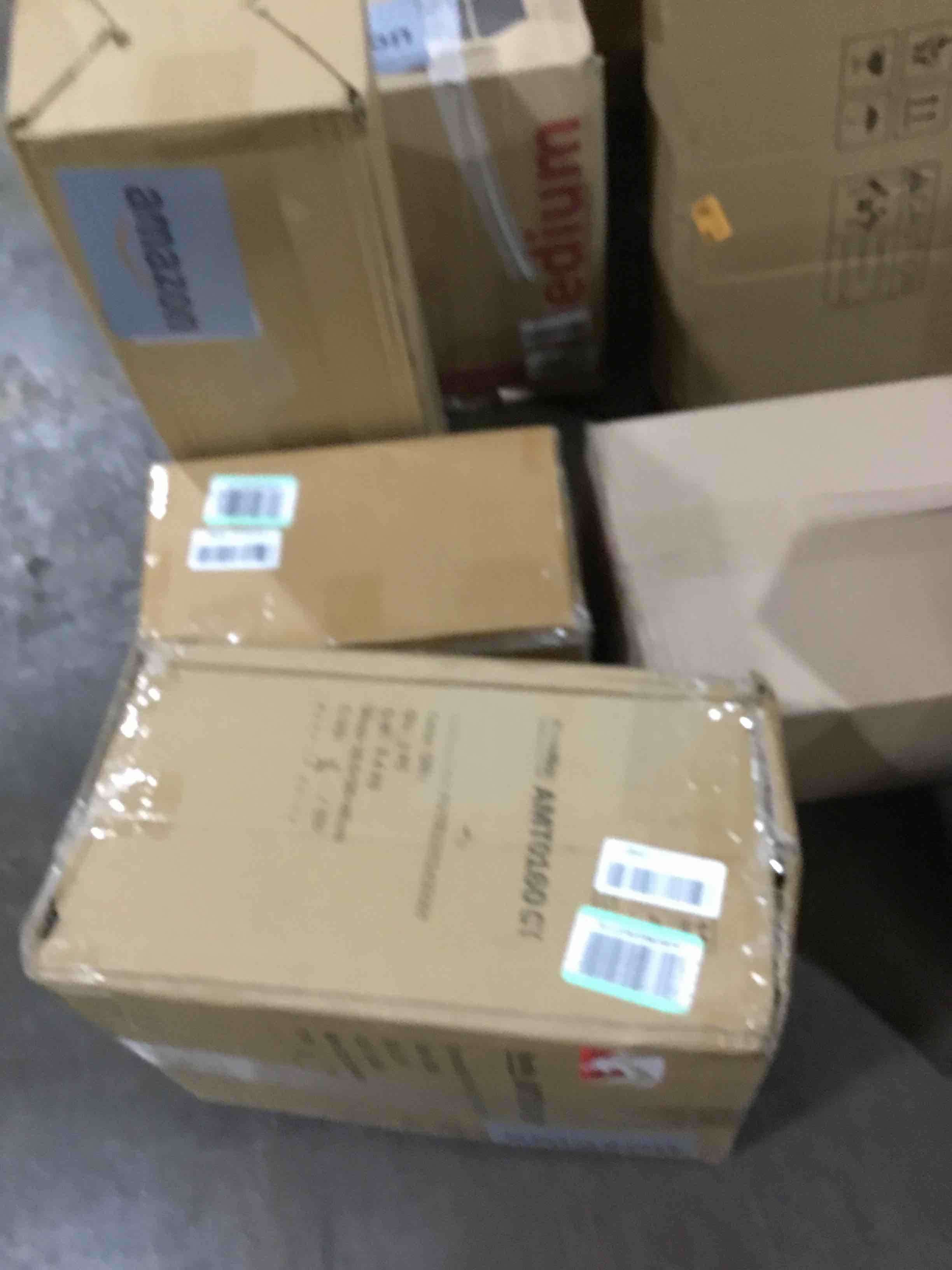 https://s3.amazonaws.com/lotting-images-prod/bidfta/RED6102133_1718723674015.jpeg