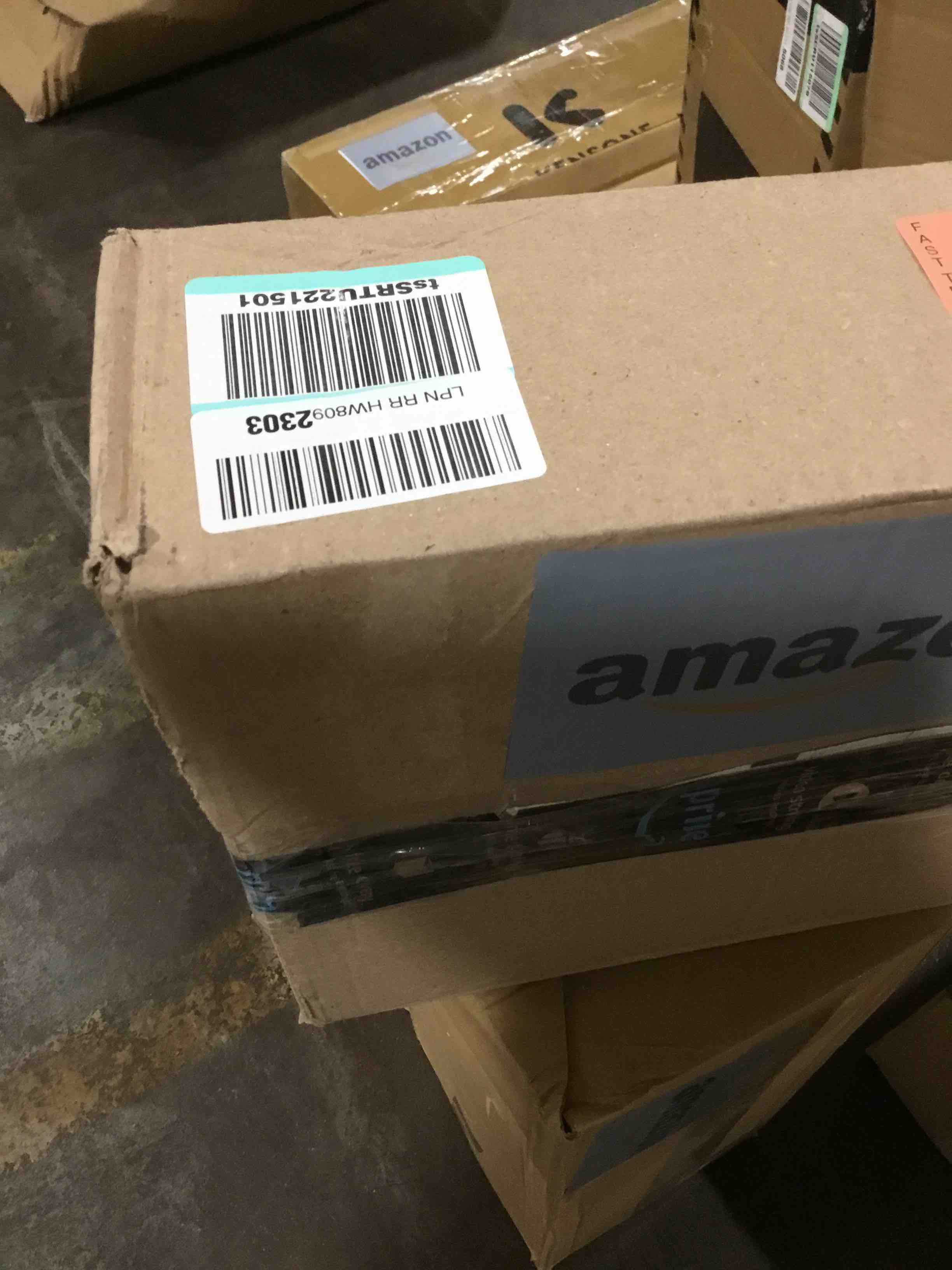 https://s3.amazonaws.com/lotting-images-prod/bidfta/RED6102136_1718723948765.jpeg