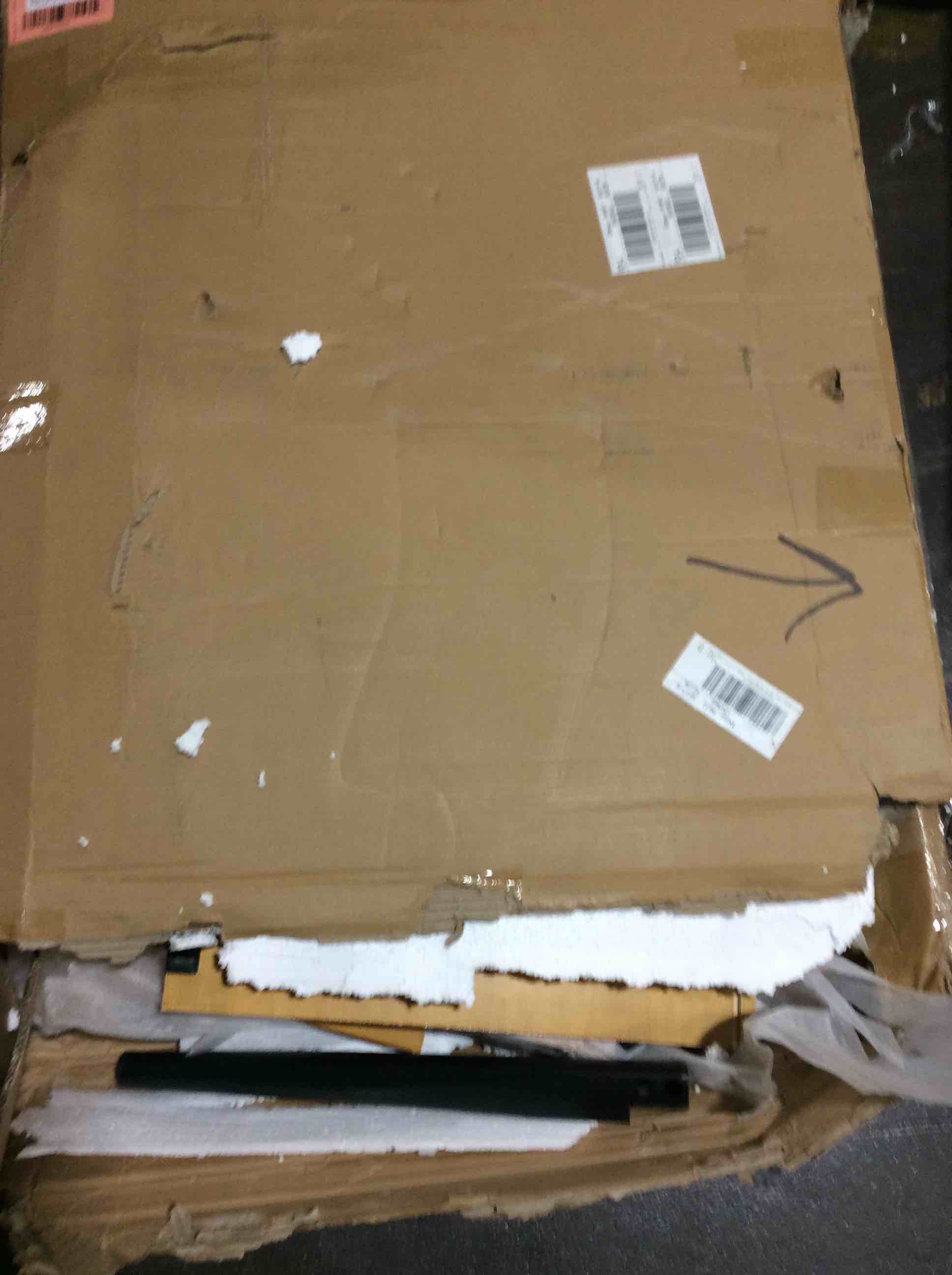 https://s3.amazonaws.com/lotting-images-prod/bidfta/RED6103824_1715865083103.jpeg
