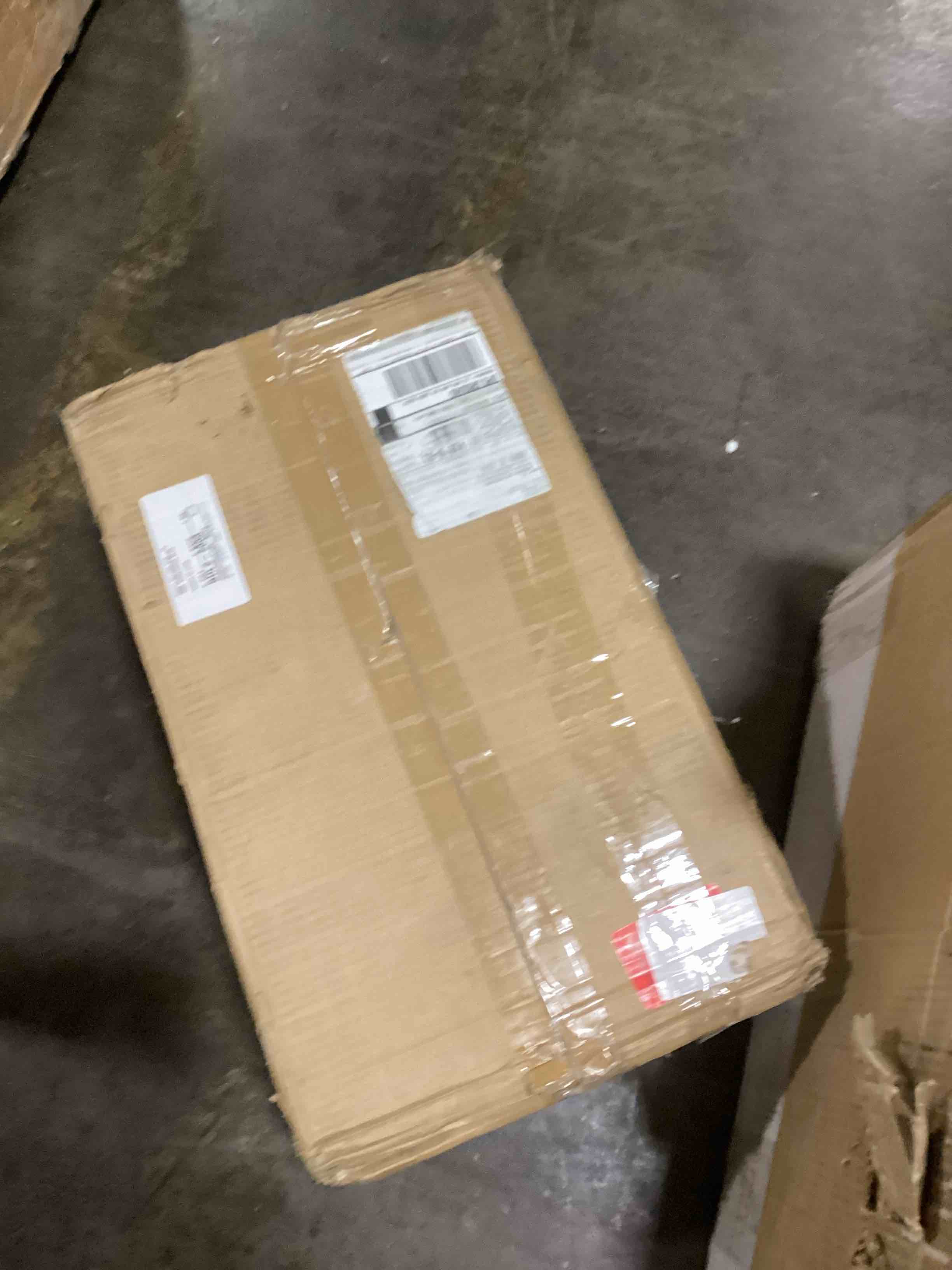 https://s3.amazonaws.com/lotting-images-prod/bidfta/RED6103849_1715862076337.jpeg
