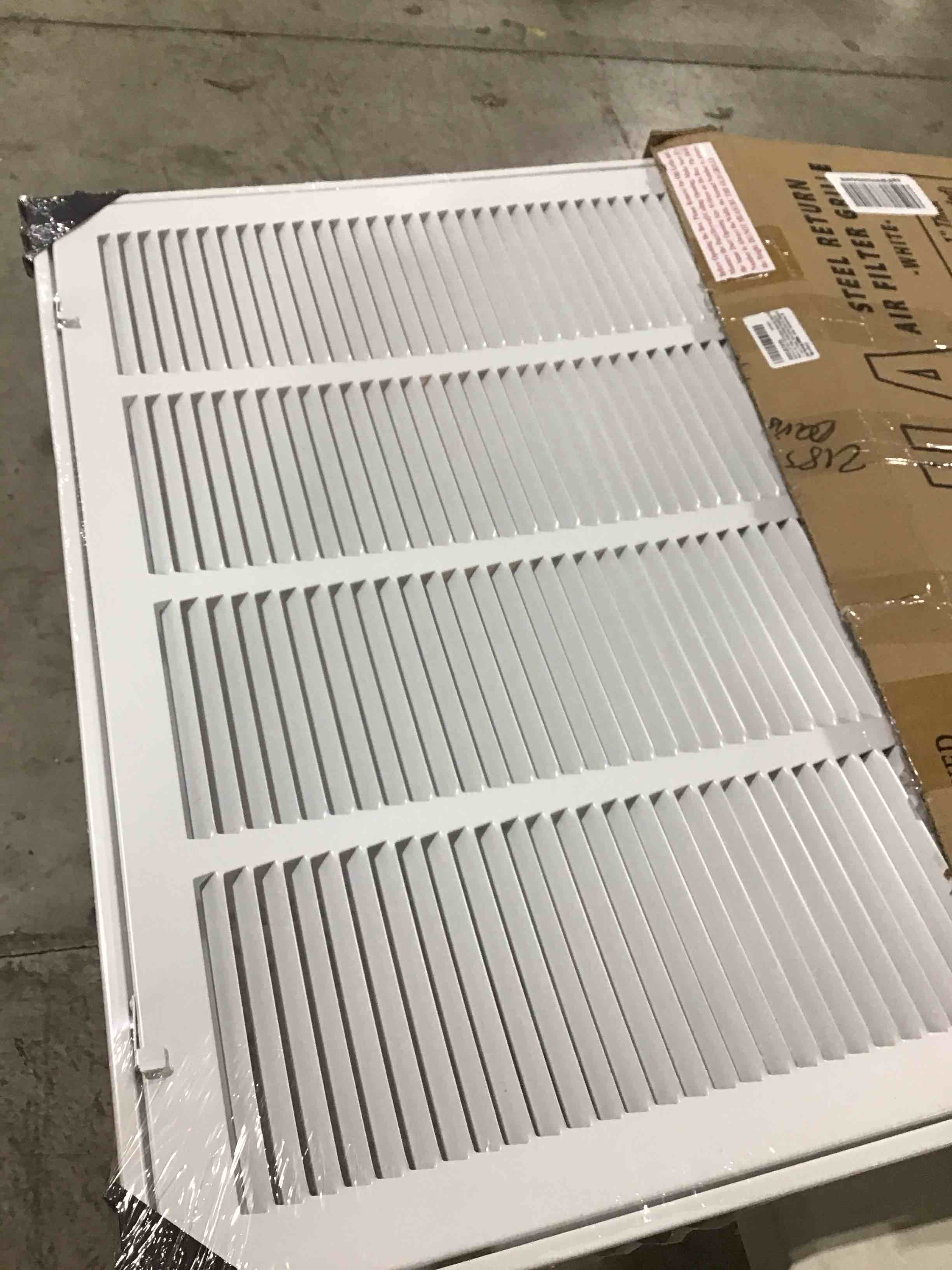 https://s3.amazonaws.com/lotting-images-prod/bidfta/RED6103964_1715775500693.jpeg