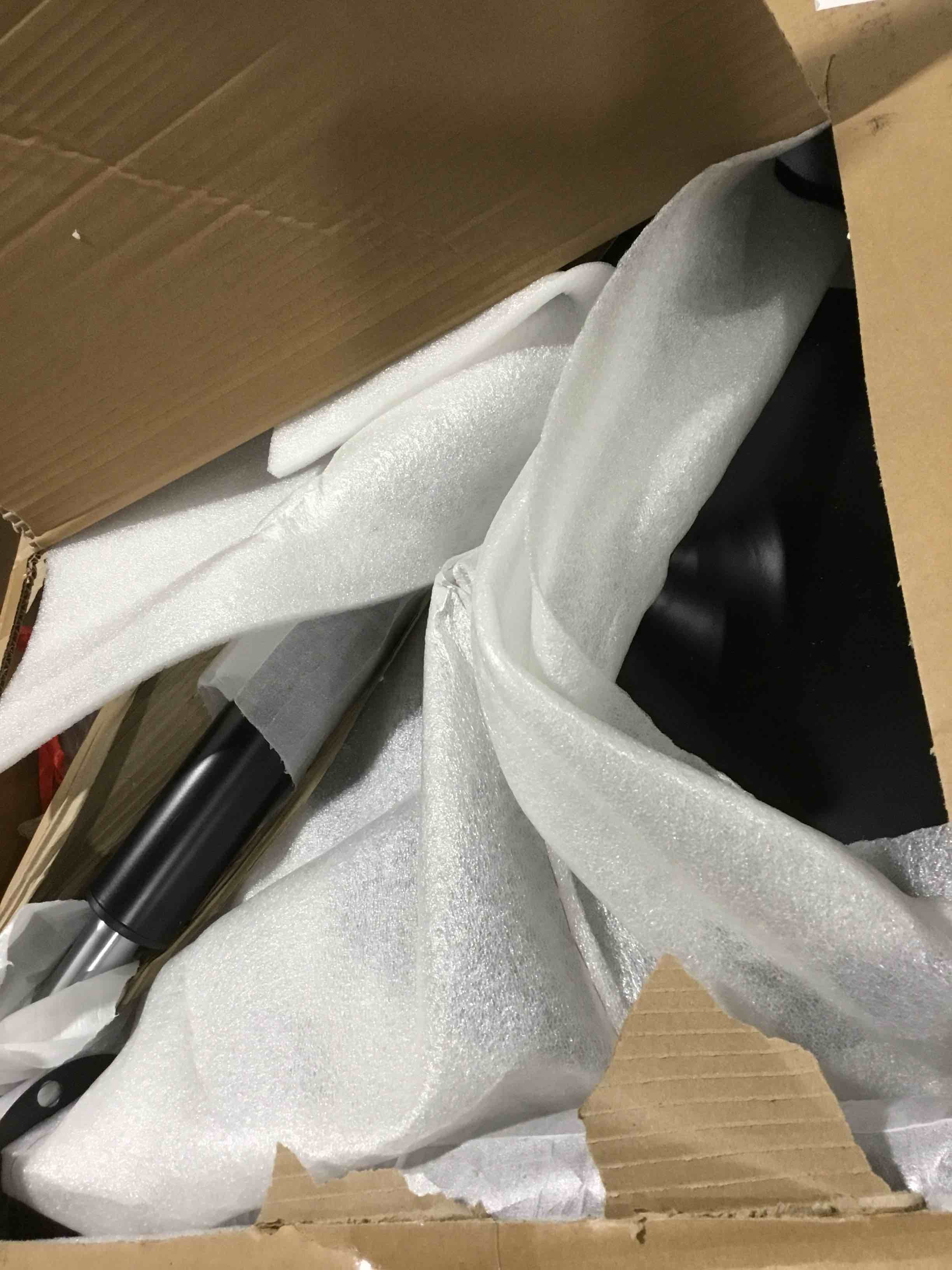 https://s3.amazonaws.com/lotting-images-prod/bidfta/RED6104585_1715975937617.jpeg