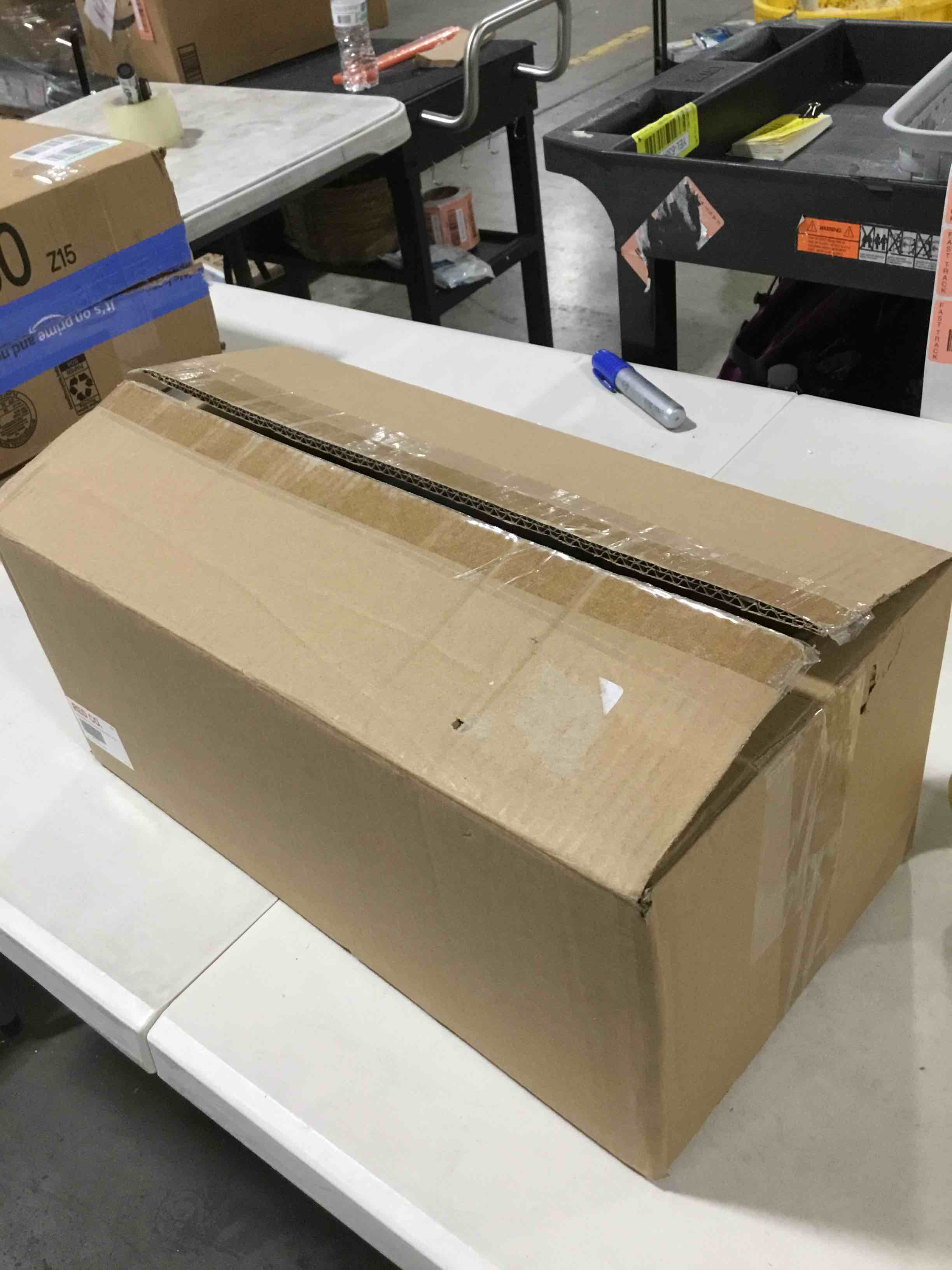 https://s3.amazonaws.com/lotting-images-prod/bidfta/RED6104787_1716232955456.jpeg
