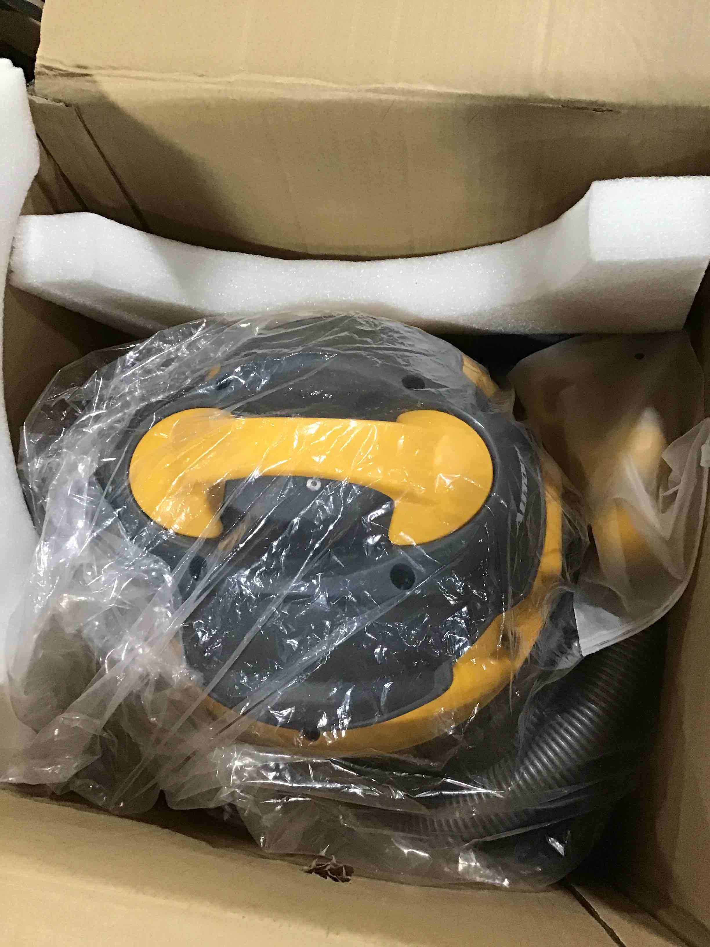 https://s3.amazonaws.com/lotting-images-prod/bidfta/RED6104816_1716290636282.jpeg