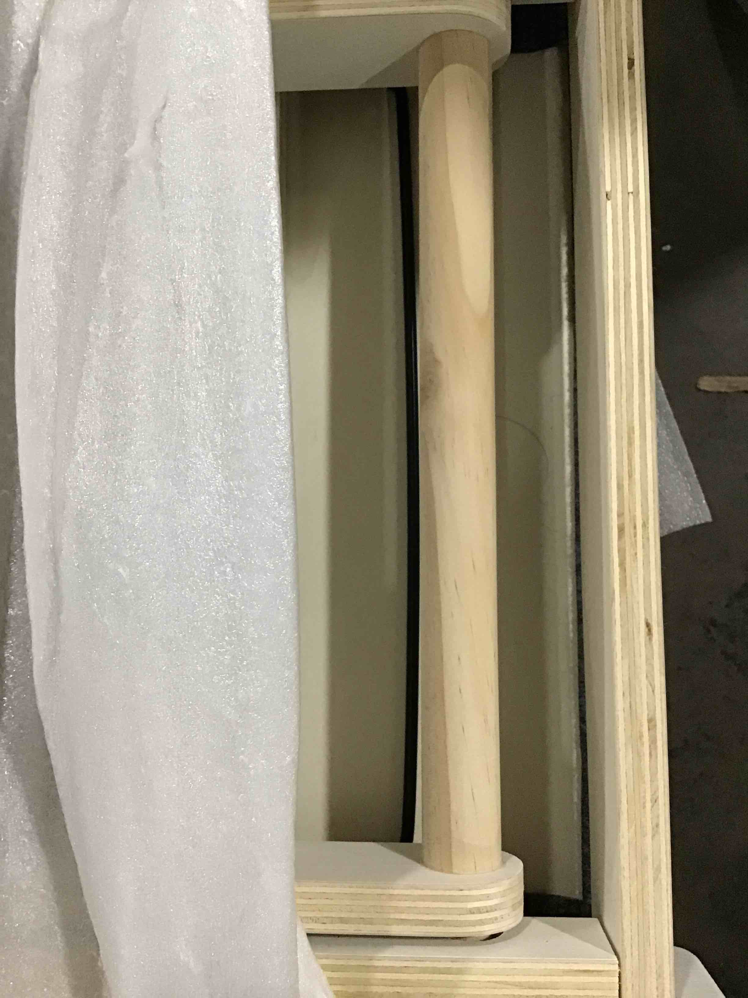 https://s3.amazonaws.com/lotting-images-prod/bidfta/RED6104913_1716318938748.jpeg