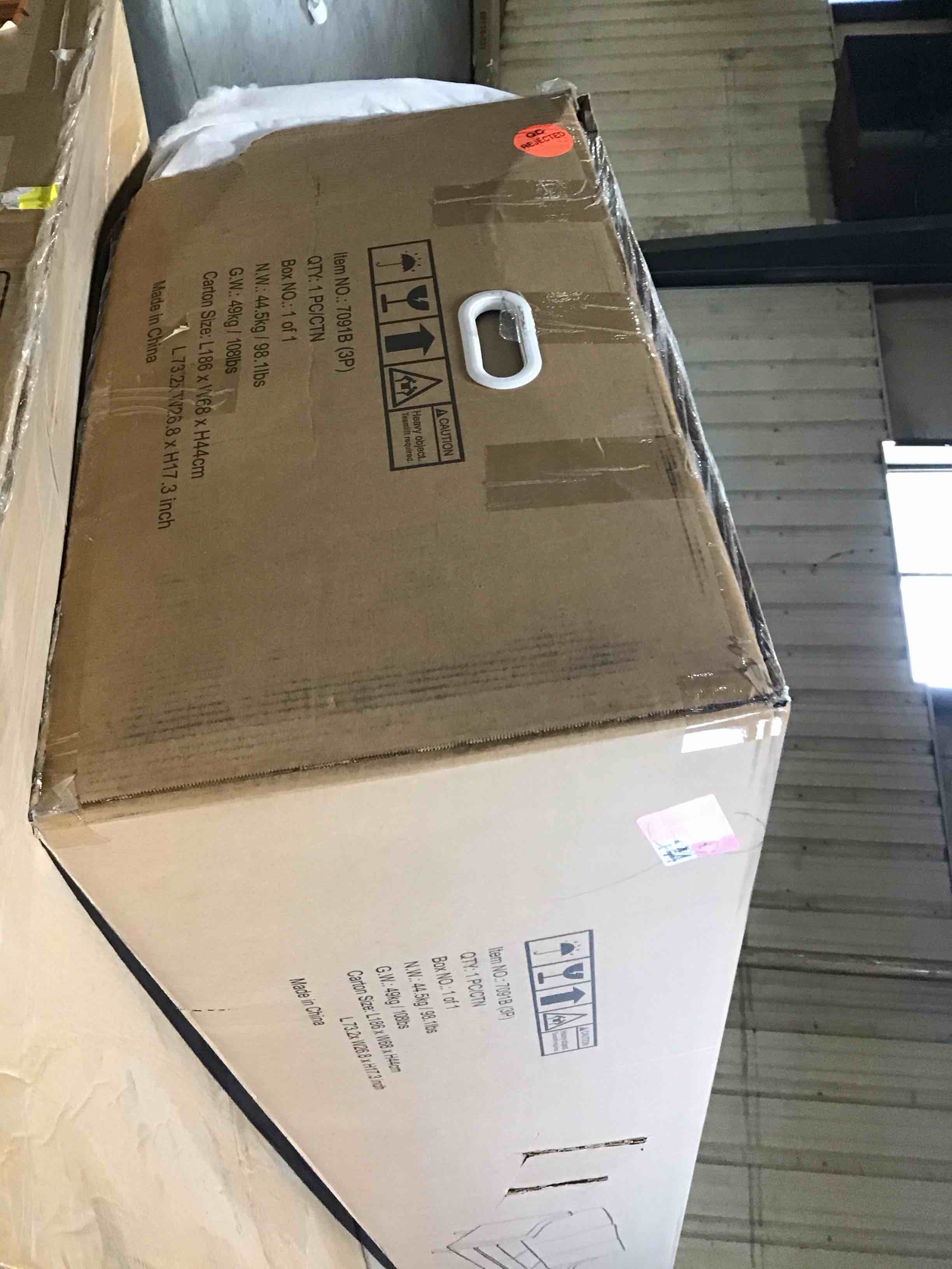 https://s3.amazonaws.com/lotting-images-prod/bidfta/RED6105156_1716488612805.jpeg