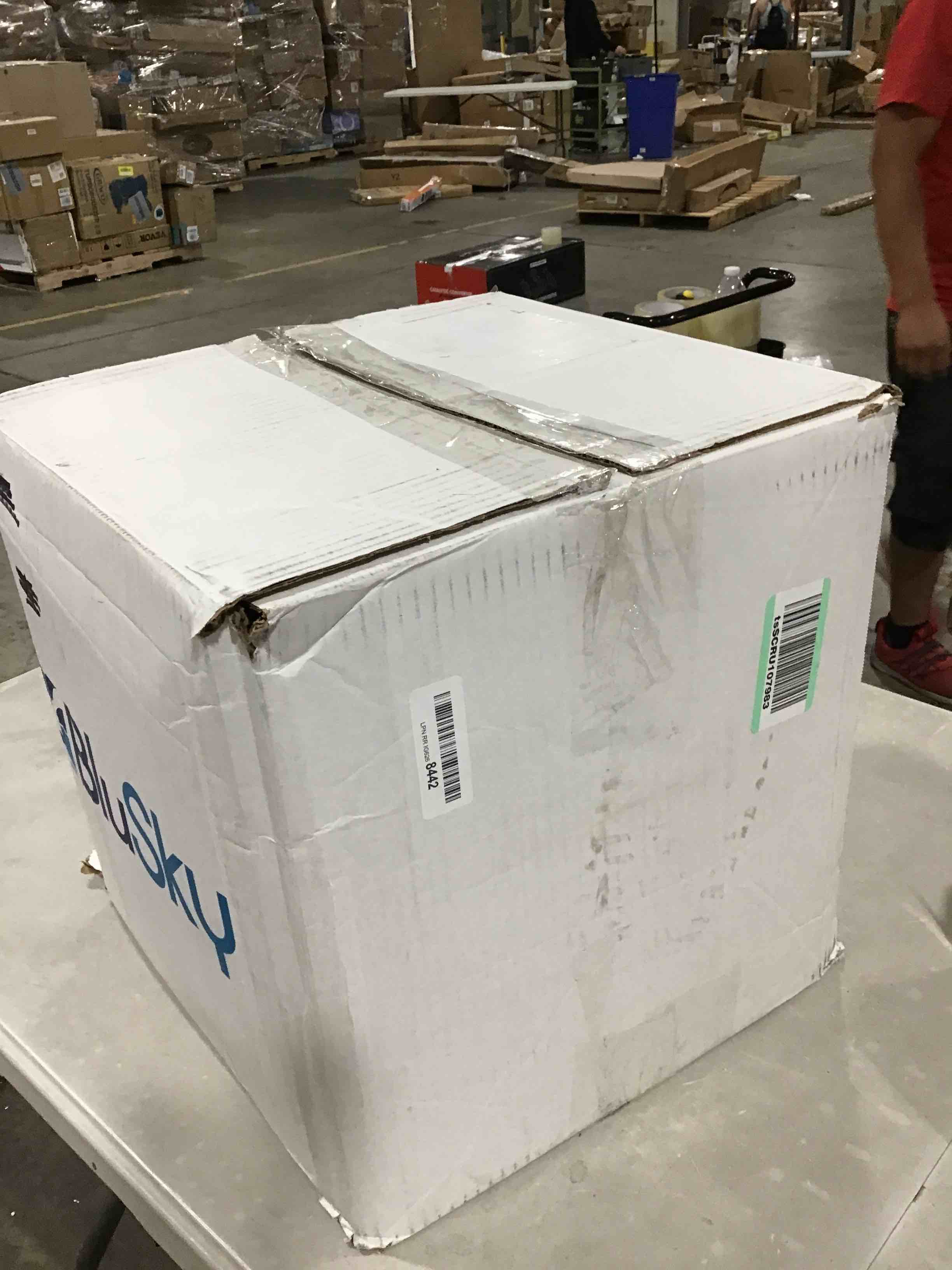 https://s3.amazonaws.com/lotting-images-prod/bidfta/RED6105252_1716558751794.jpeg