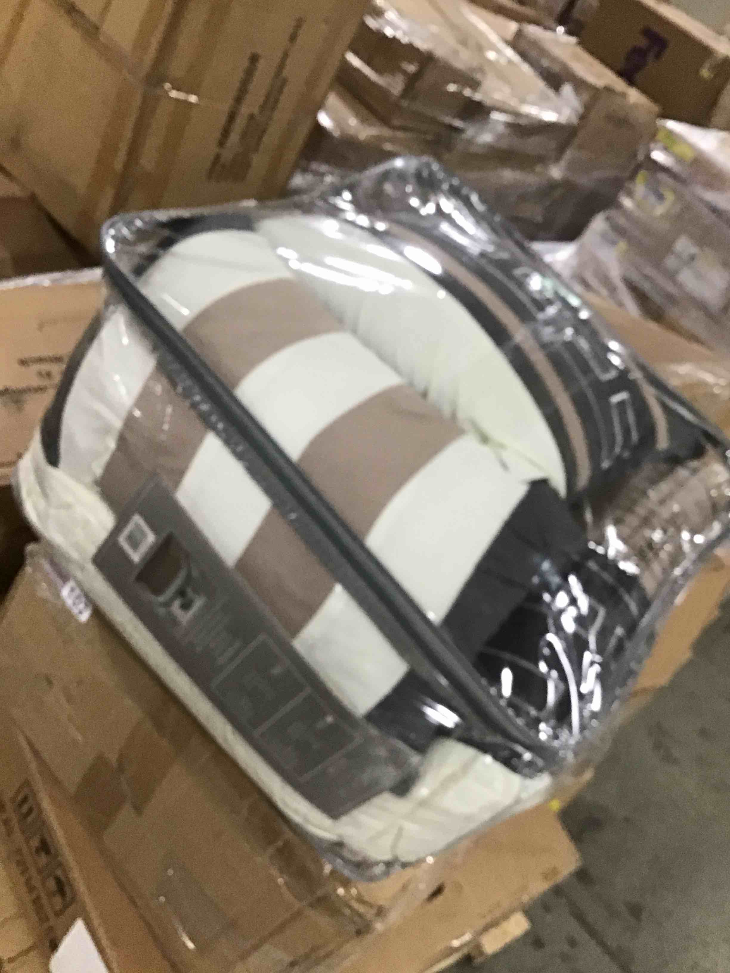https://s3.amazonaws.com/lotting-images-prod/bidfta/RED6105299_1716573151107.jpeg