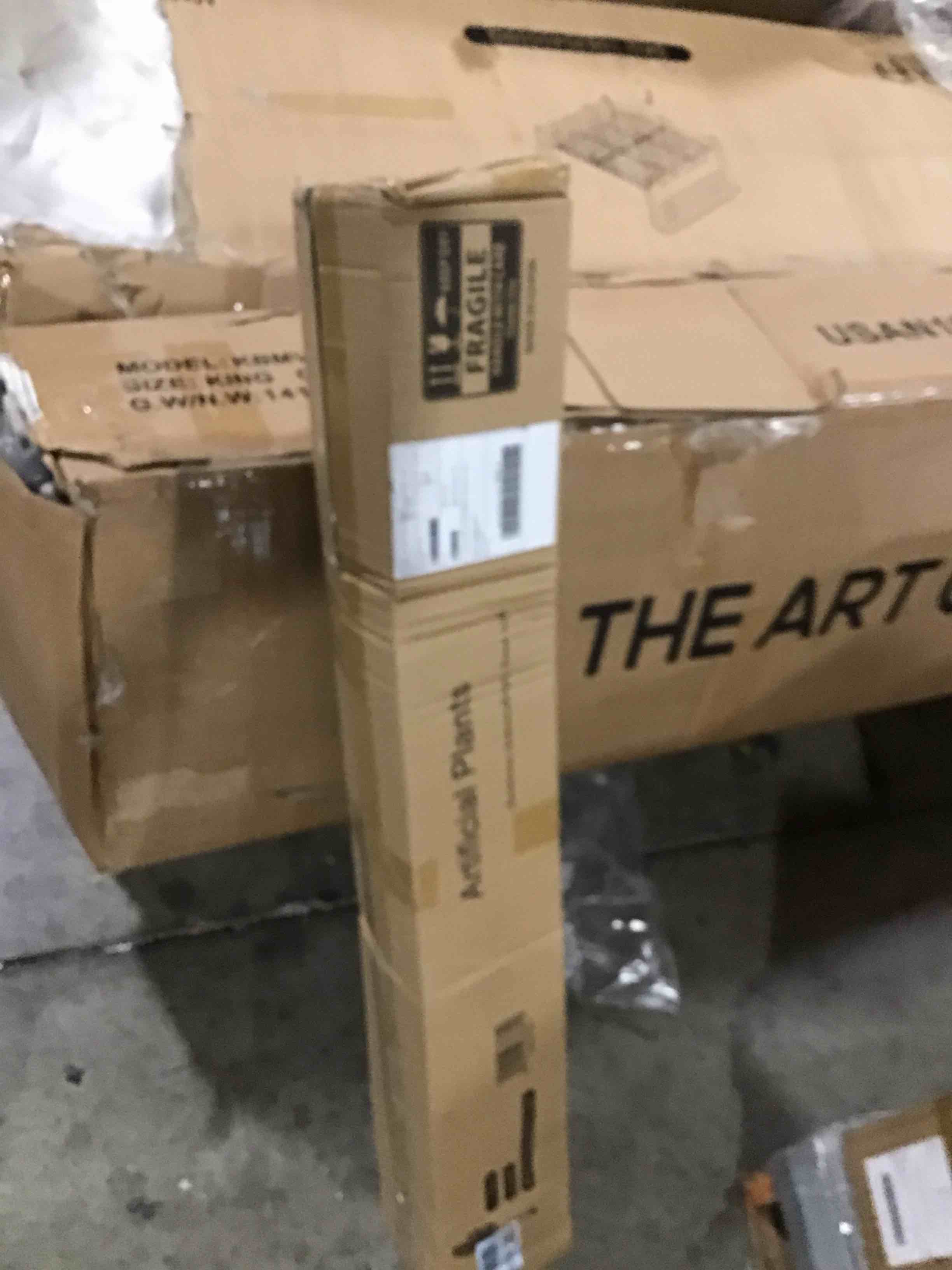 https://s3.amazonaws.com/lotting-images-prod/bidfta/RED6105305_1716575883326.jpeg