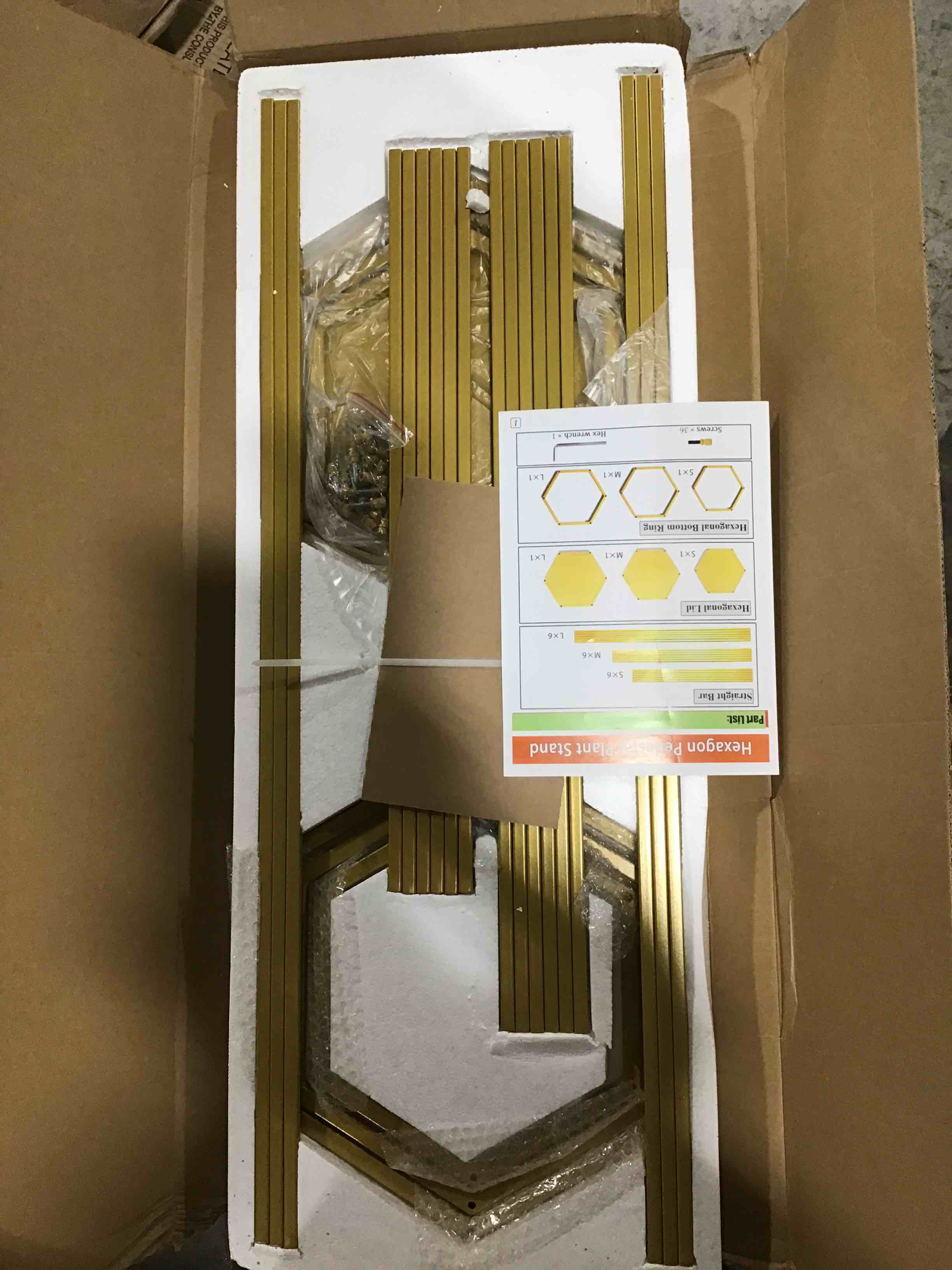https://s3.amazonaws.com/lotting-images-prod/bidfta/RED6105413_1716894596494.jpeg