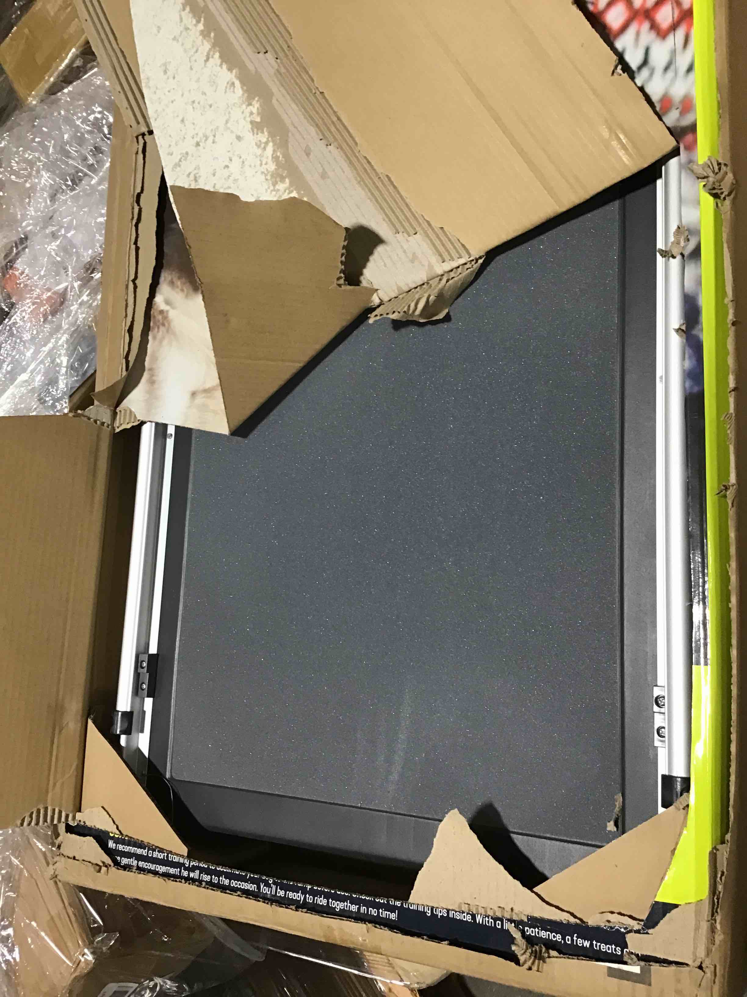 https://s3.amazonaws.com/lotting-images-prod/bidfta/RED6105434_1716897530790.jpeg